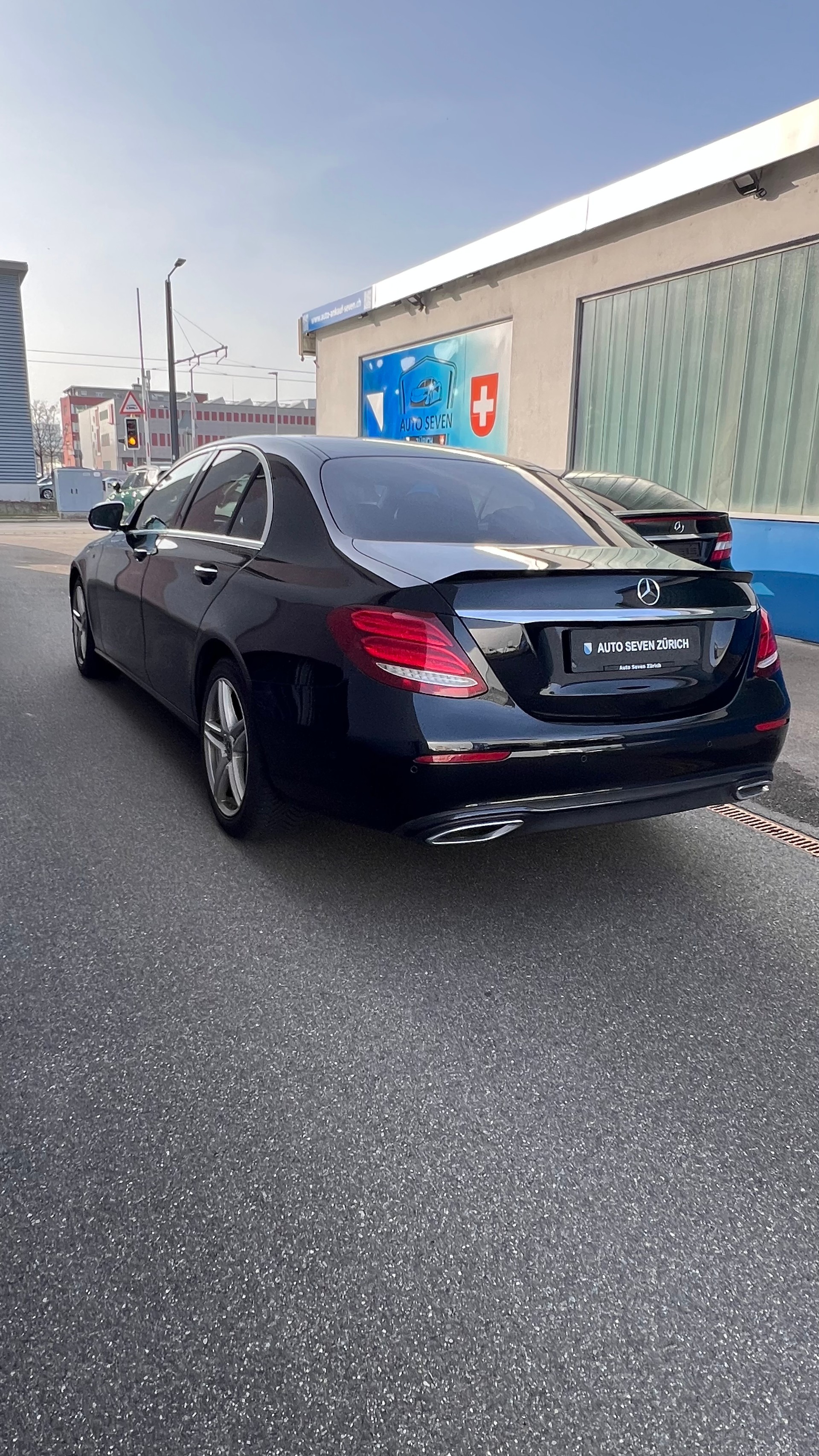 MERCEDES-BENZ E 200 Avantgarde 9G-Tronic-image-13