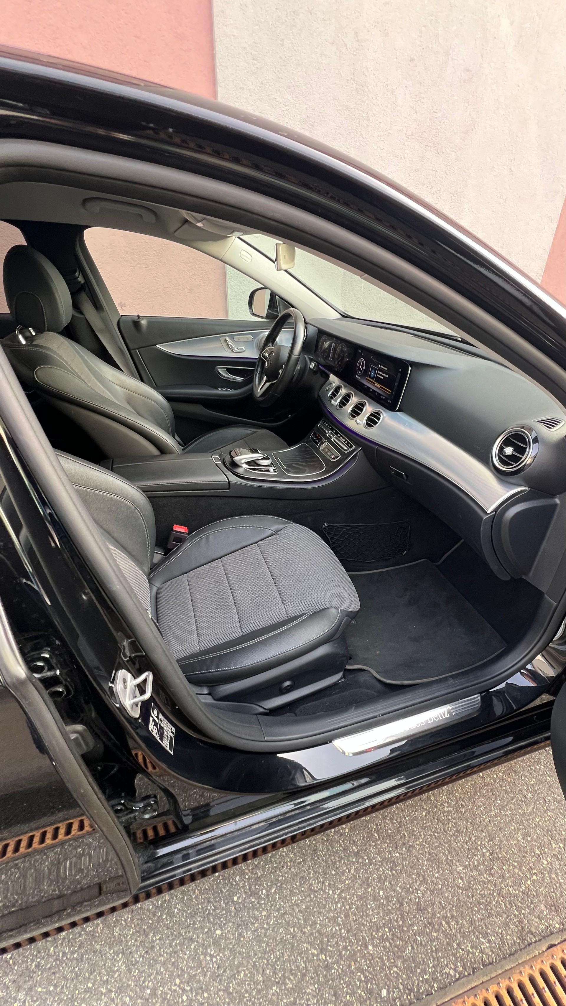 MERCEDES-BENZ E 200 Avantgarde 9G-Tronic-image-14