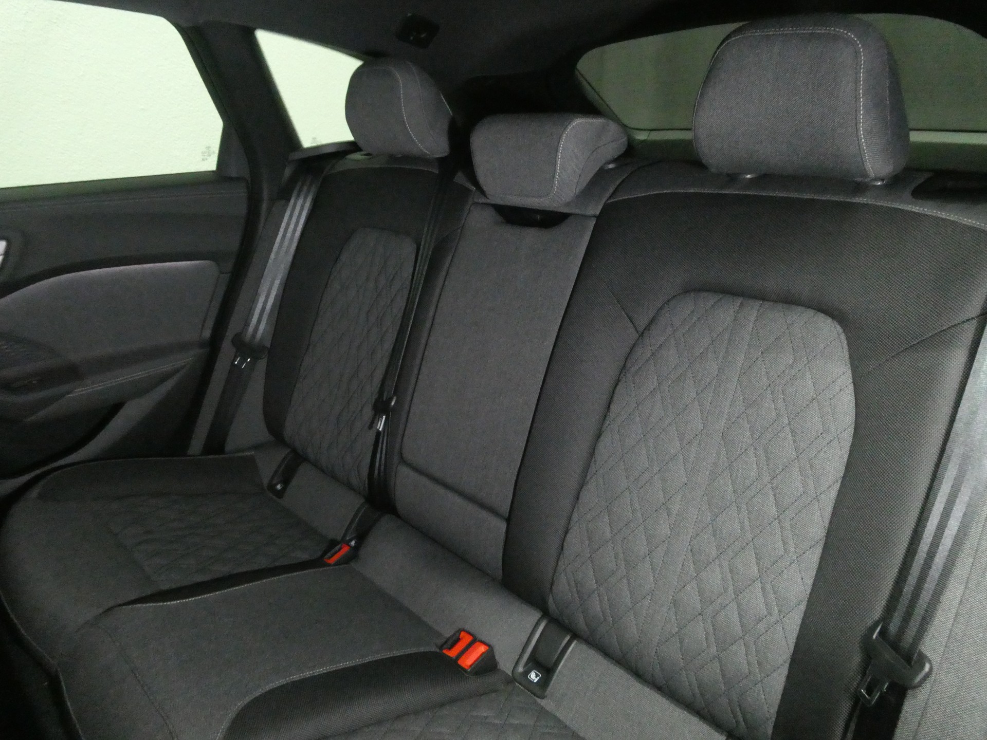 AUDI A5 Avant 2.0 TDI S tronic S Line Edition - Navi - MMI Beifahrerdisplay - Matrix LED - Keyless - 360° Kamera - 204 PS-image-11