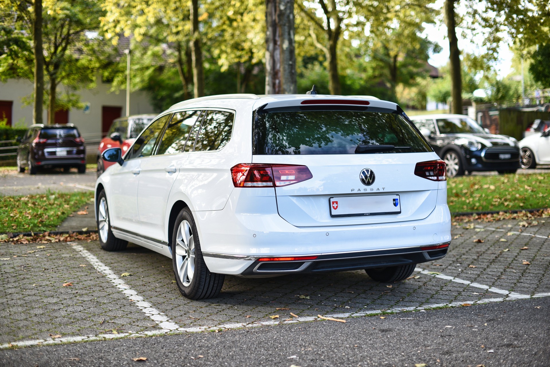 VW Passat 2.0 TDI BMT Elegance DSG-image-2