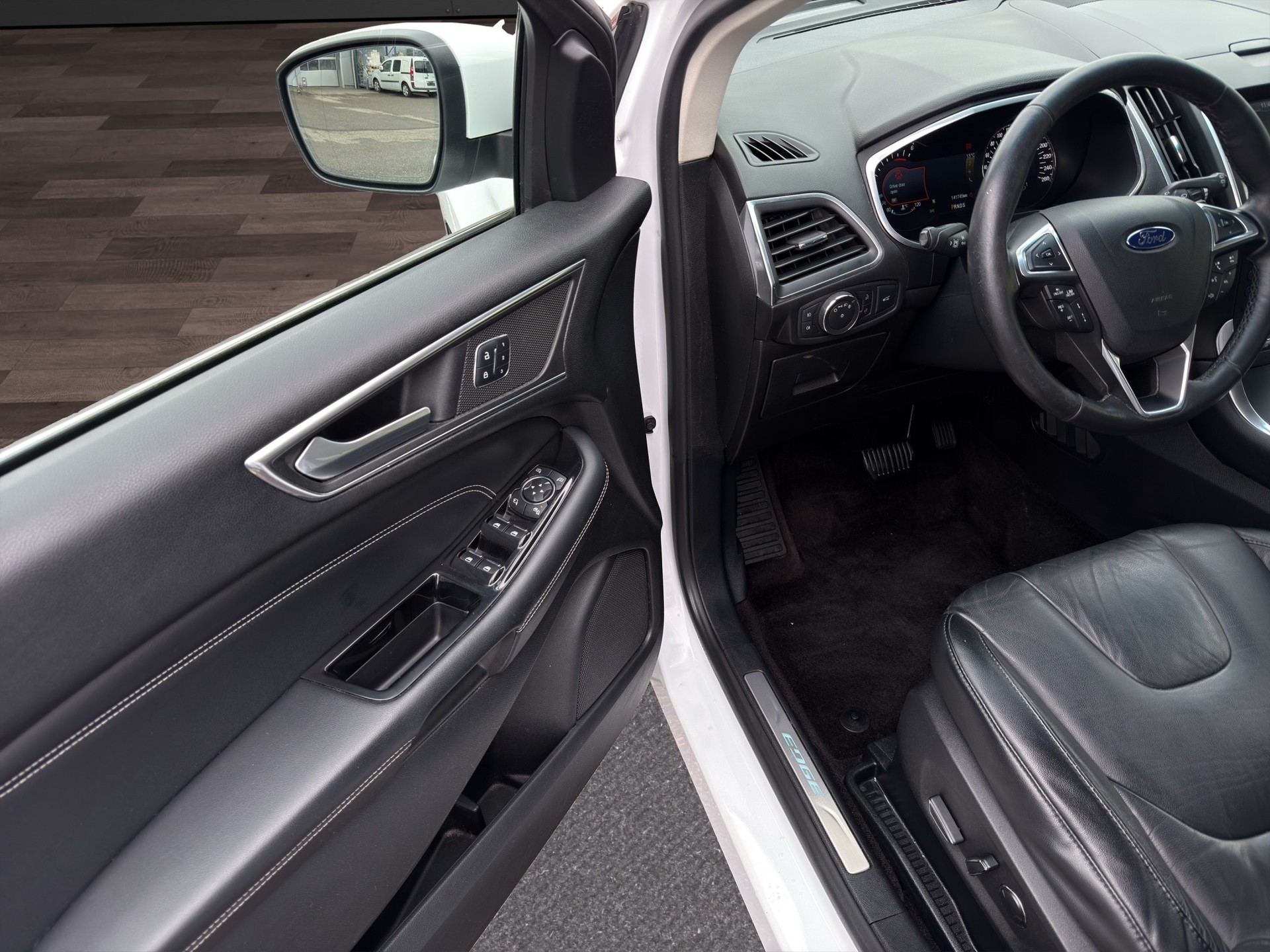 FORD Edge 2.0 TDCi Titanium 4WD PowerShift-image-19