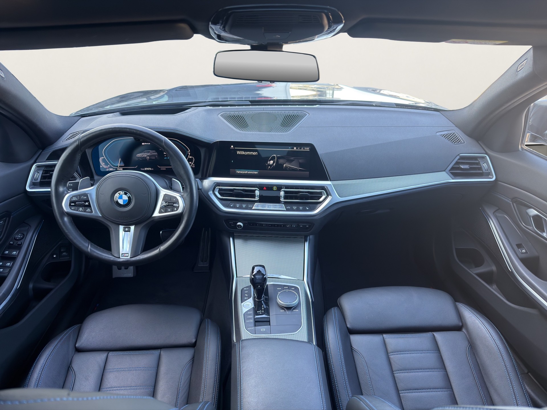 BMW 330e xDrive M Sport-image-12