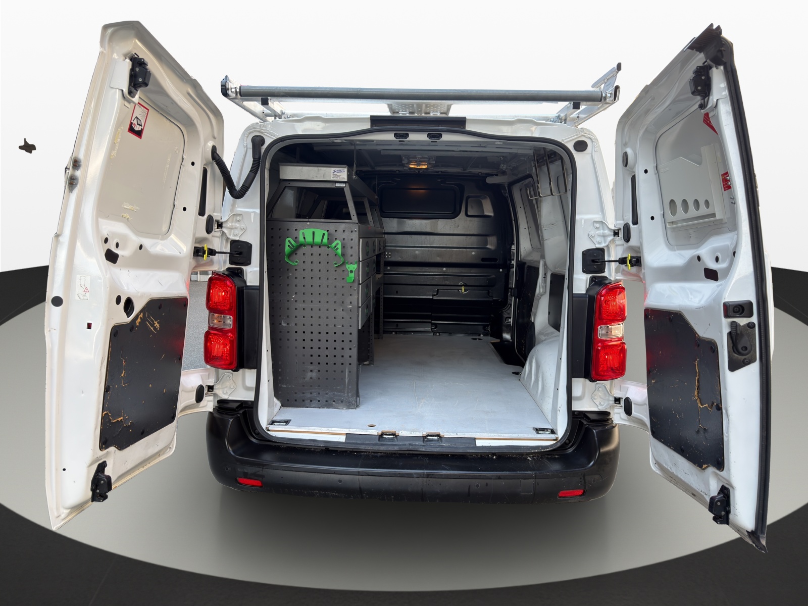 PEUGEOT Expert 2.0 BlueHDi 140 S&S Premium Standard-image-18