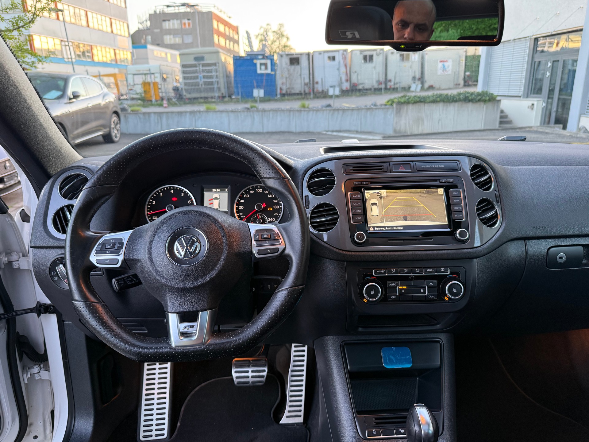 VW Tiguan 2.0 TSI Sport&Style 4Motion DSG-image-6