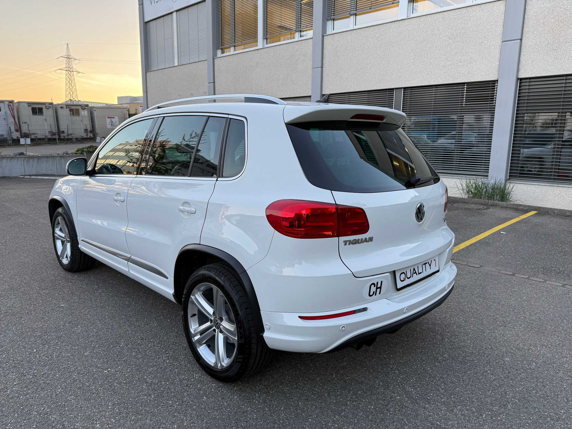VW Tiguan 2.0 TSI Sport&Style 4Motion DSG-image-4