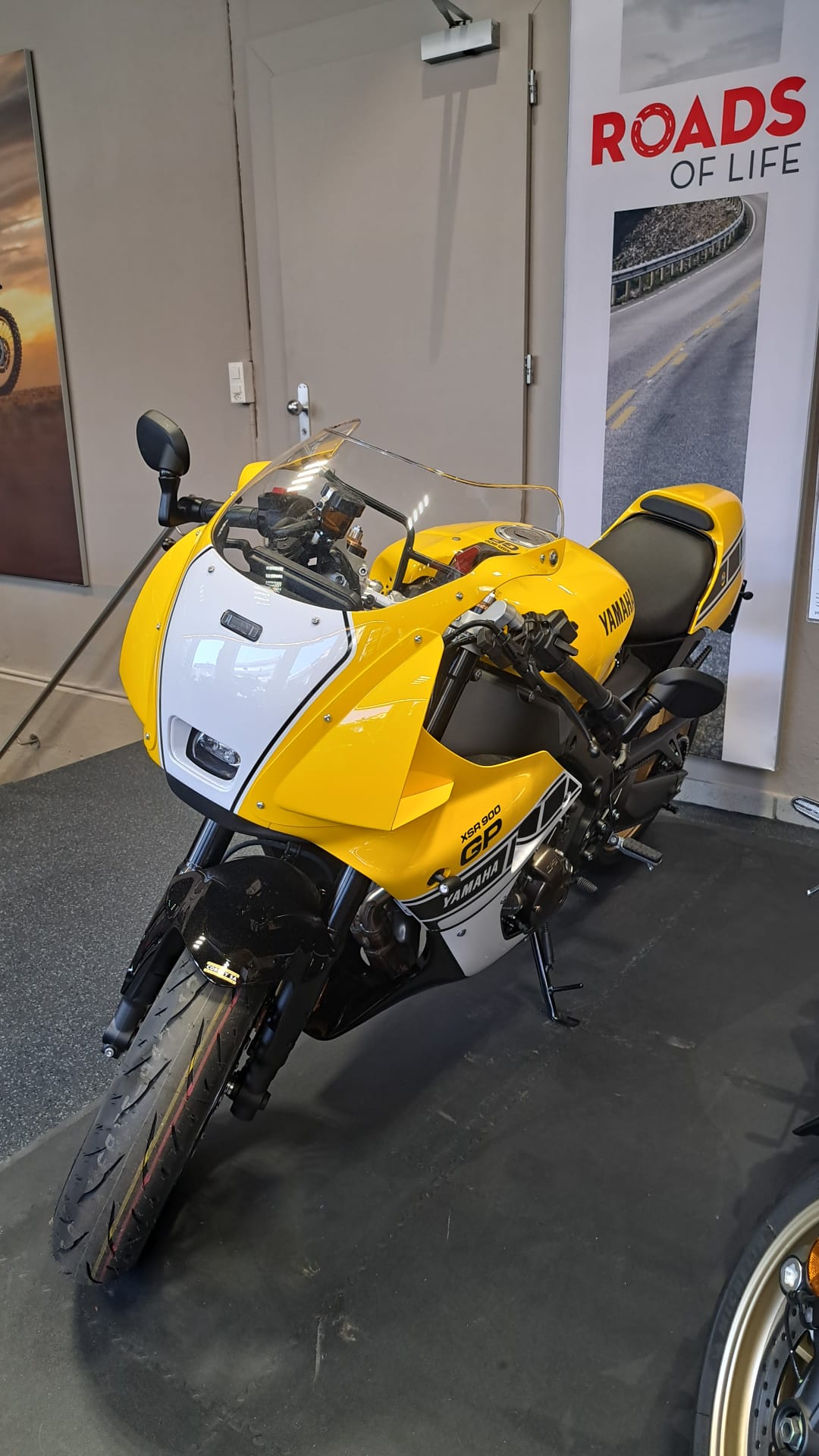 YAMAHA XSR 900 GP-image-1