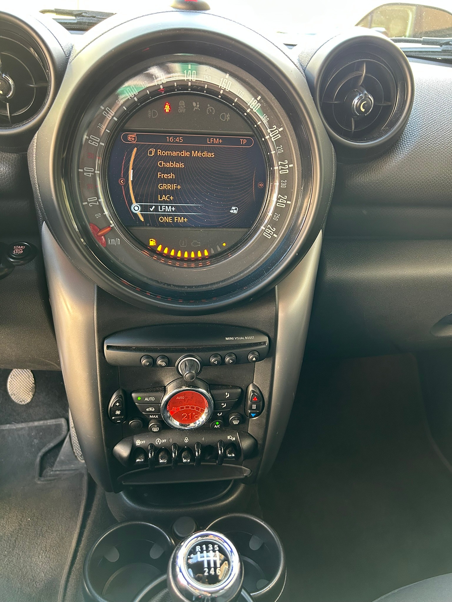 MINI Countryman R60 1.6i Cooper ALL4-image-12