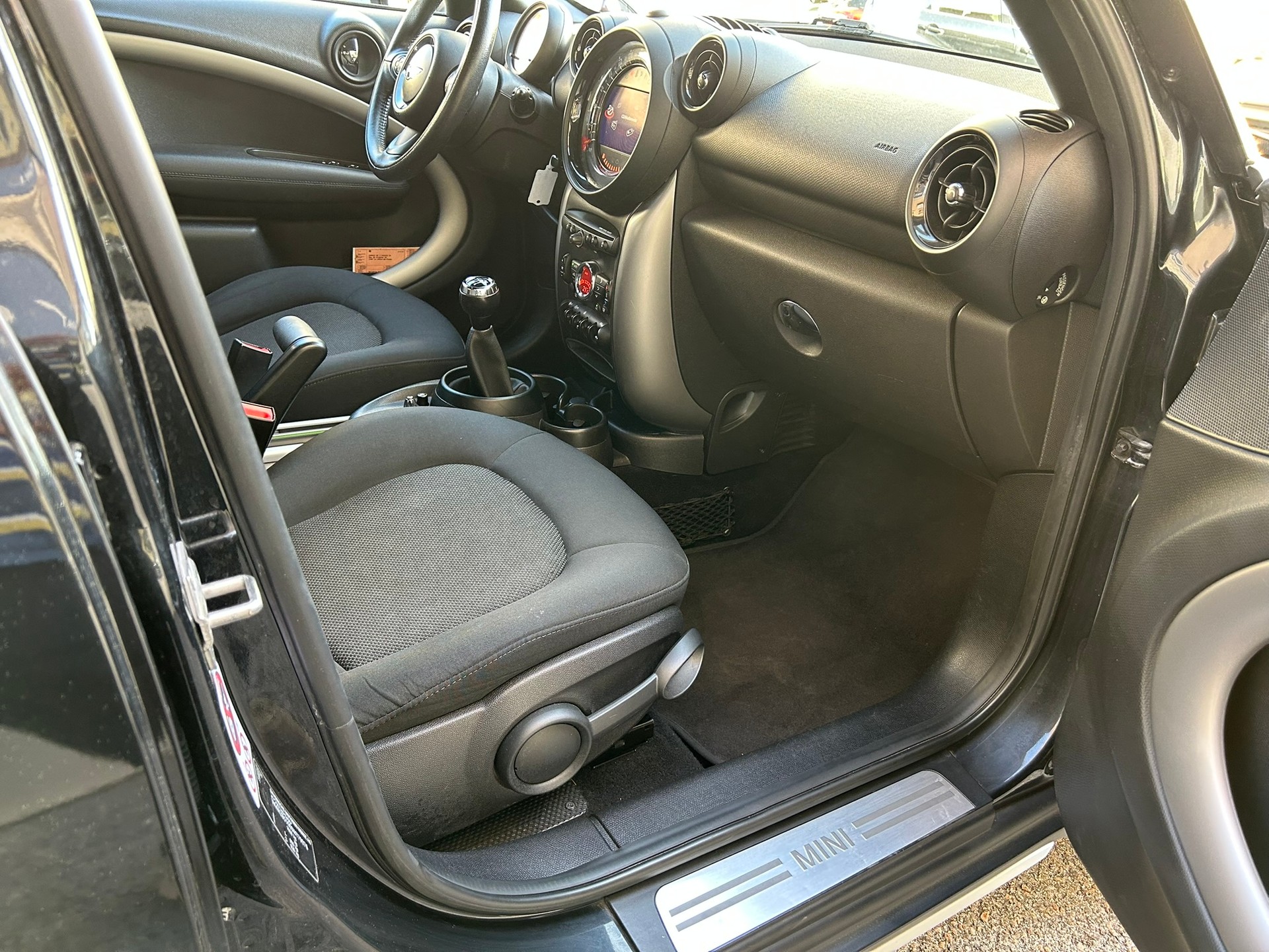 MINI Countryman R60 1.6i Cooper ALL4-image-8