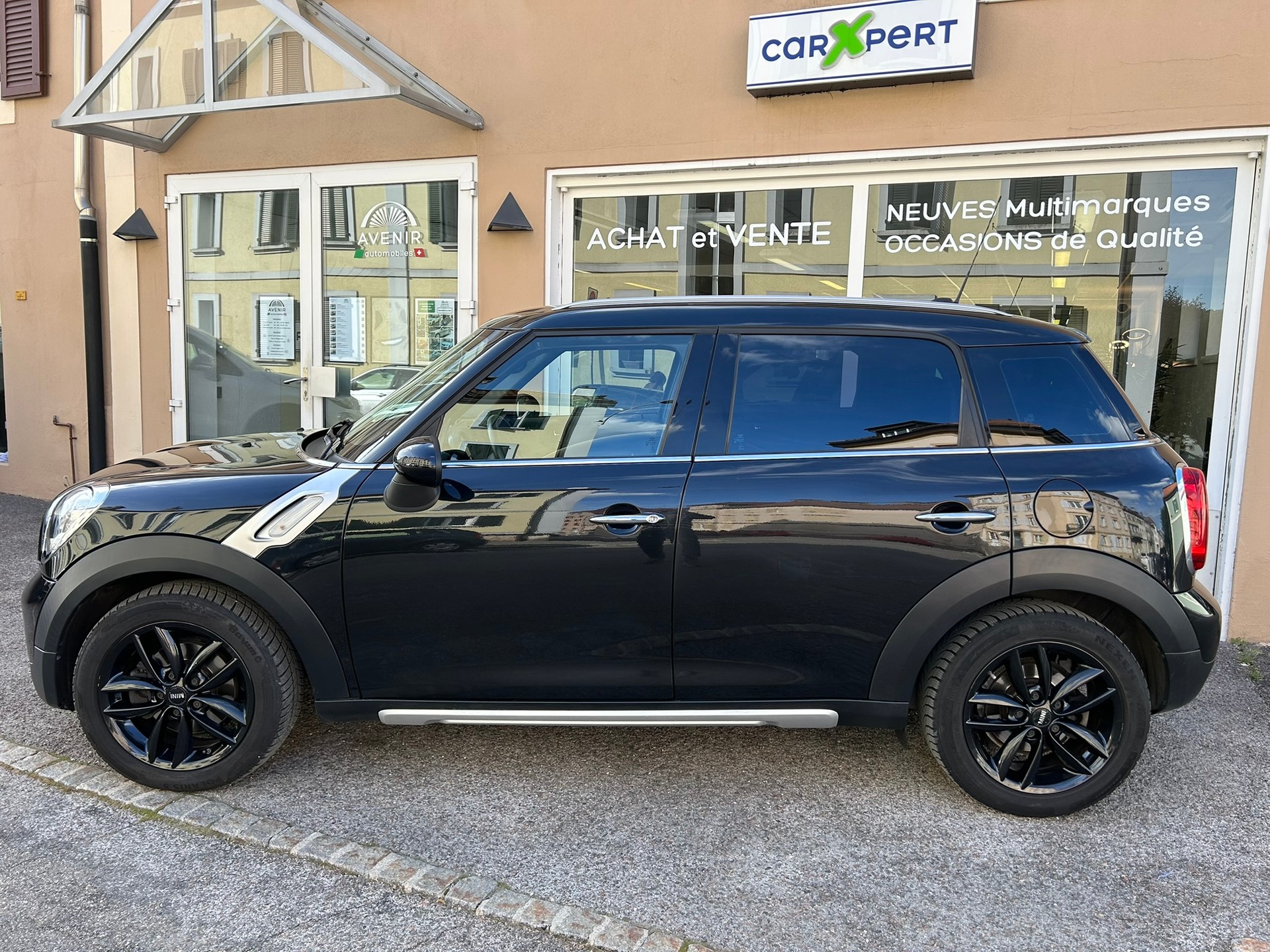 MINI Countryman R60 1.6i Cooper ALL4-image-1