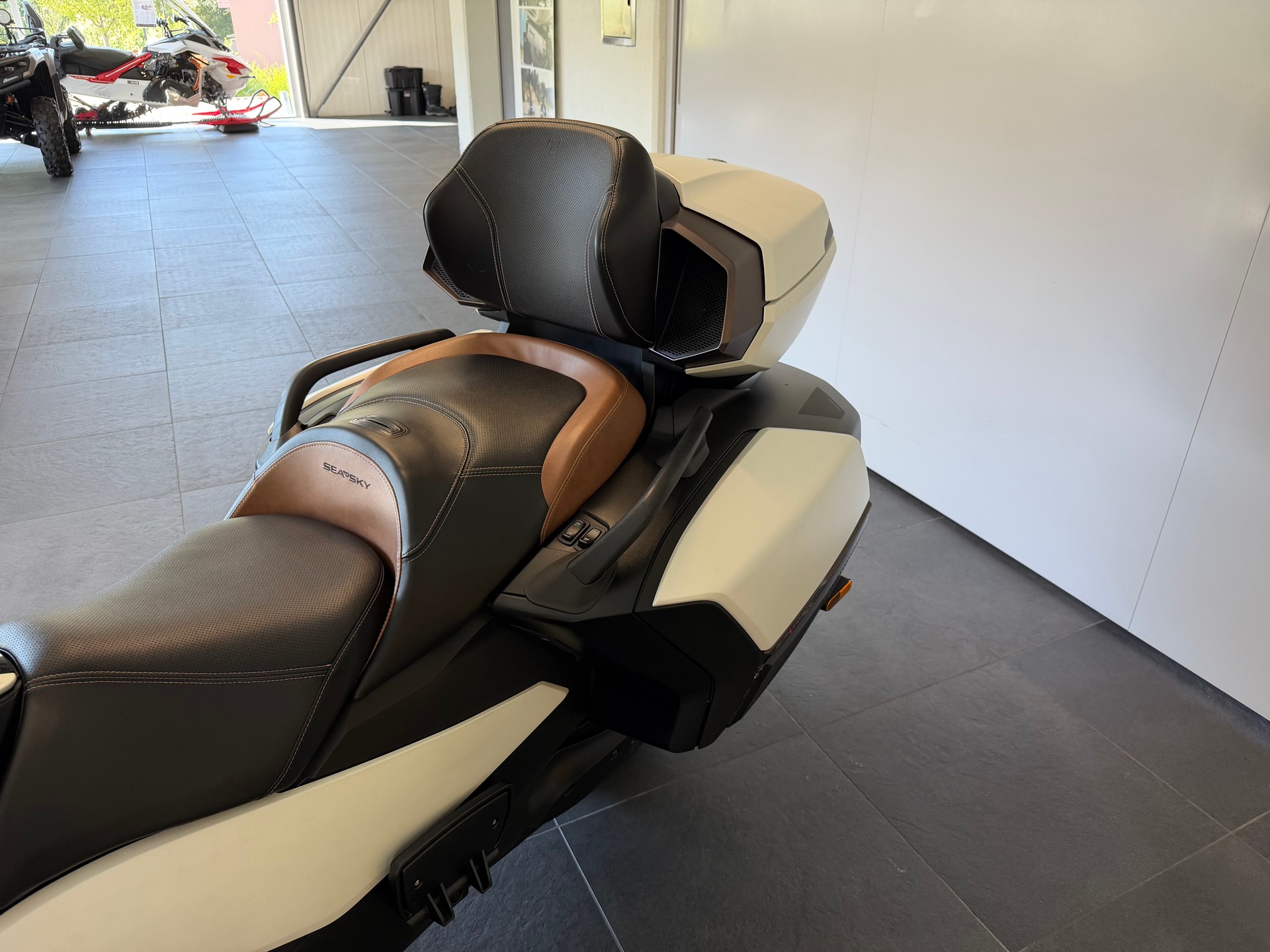CAN-AM Spyder RT-LTD Sea Sky Edition SE6-image-8