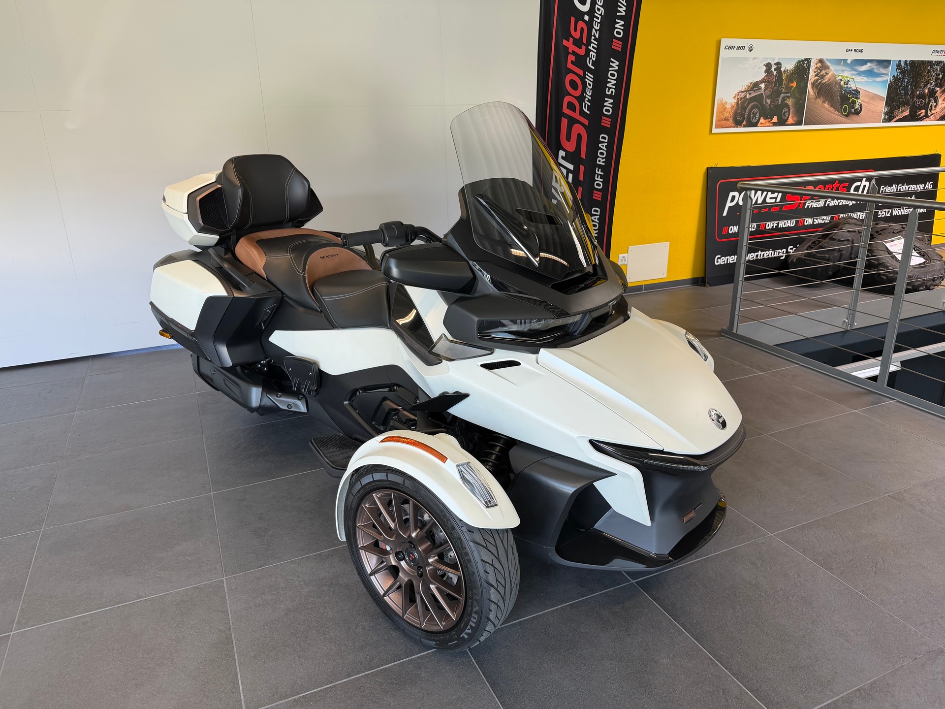 CAN-AM Spyder RT-LTD Sea Sky Edition SE6-image-0