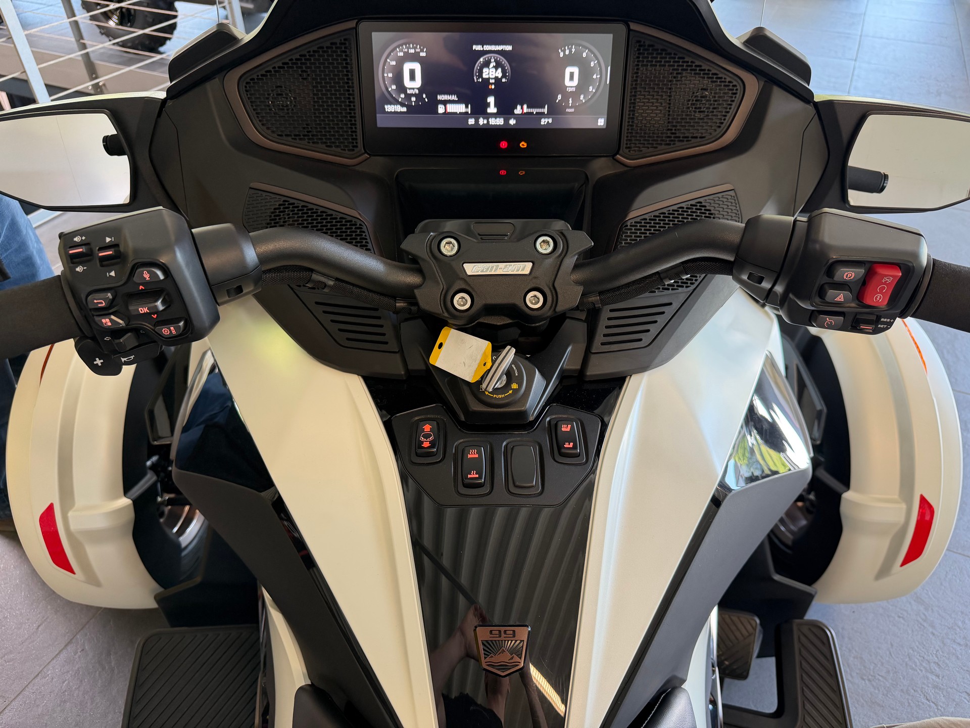 CAN-AM Spyder RT-LTD Sea Sky Edition SE6-image-6