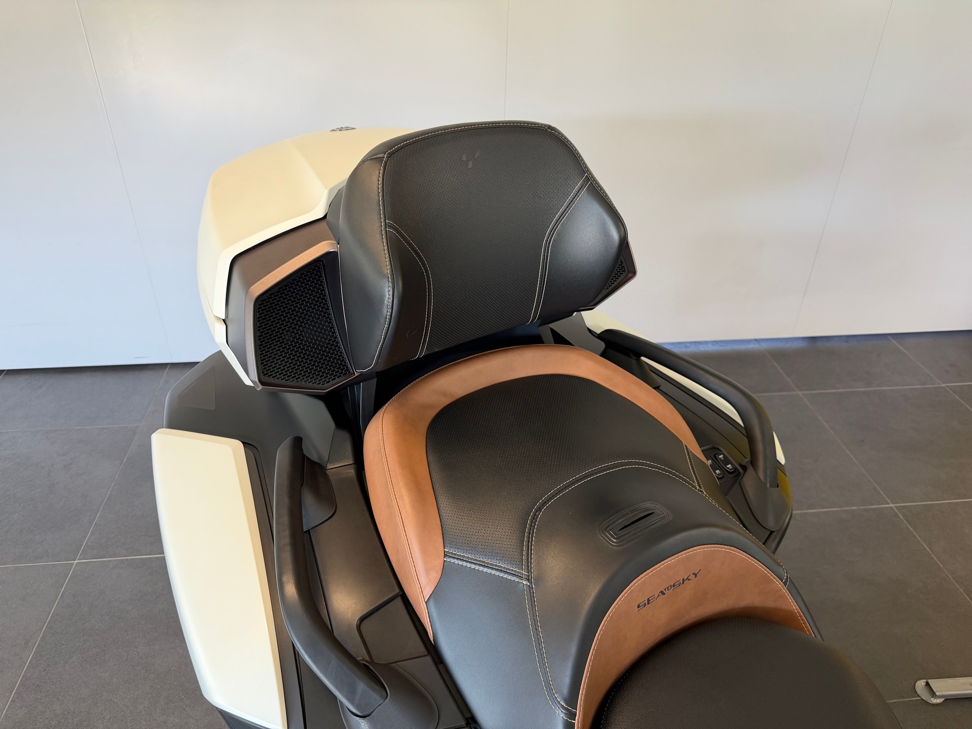 CAN-AM Spyder RT-LTD Sea Sky Edition SE6-image-12