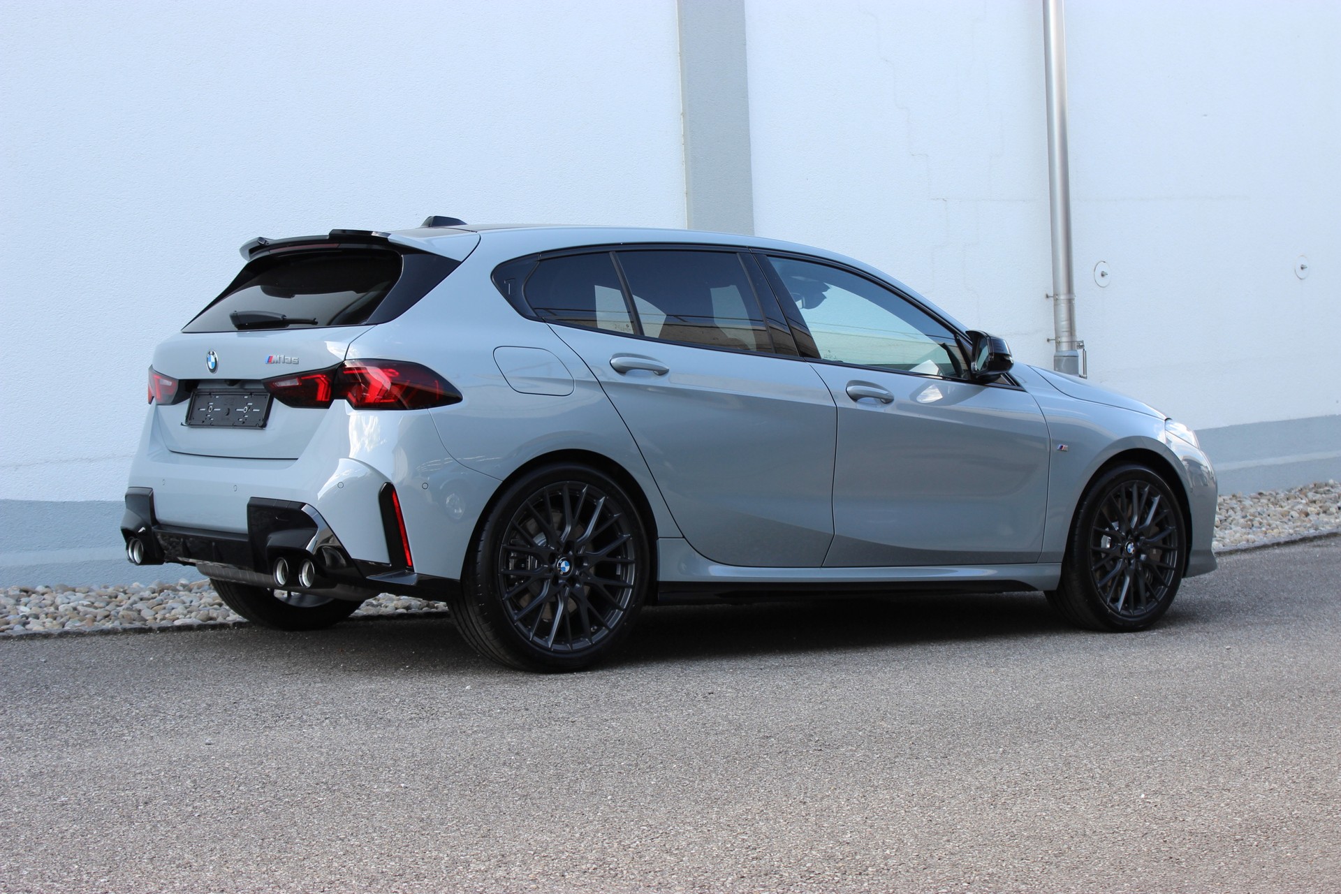 BMW M135 xDrive M Technik Paket *0.9%-LEASINGAKTION* 🏖️JUNI-ANGEBOT🏖️-showroom-element-2