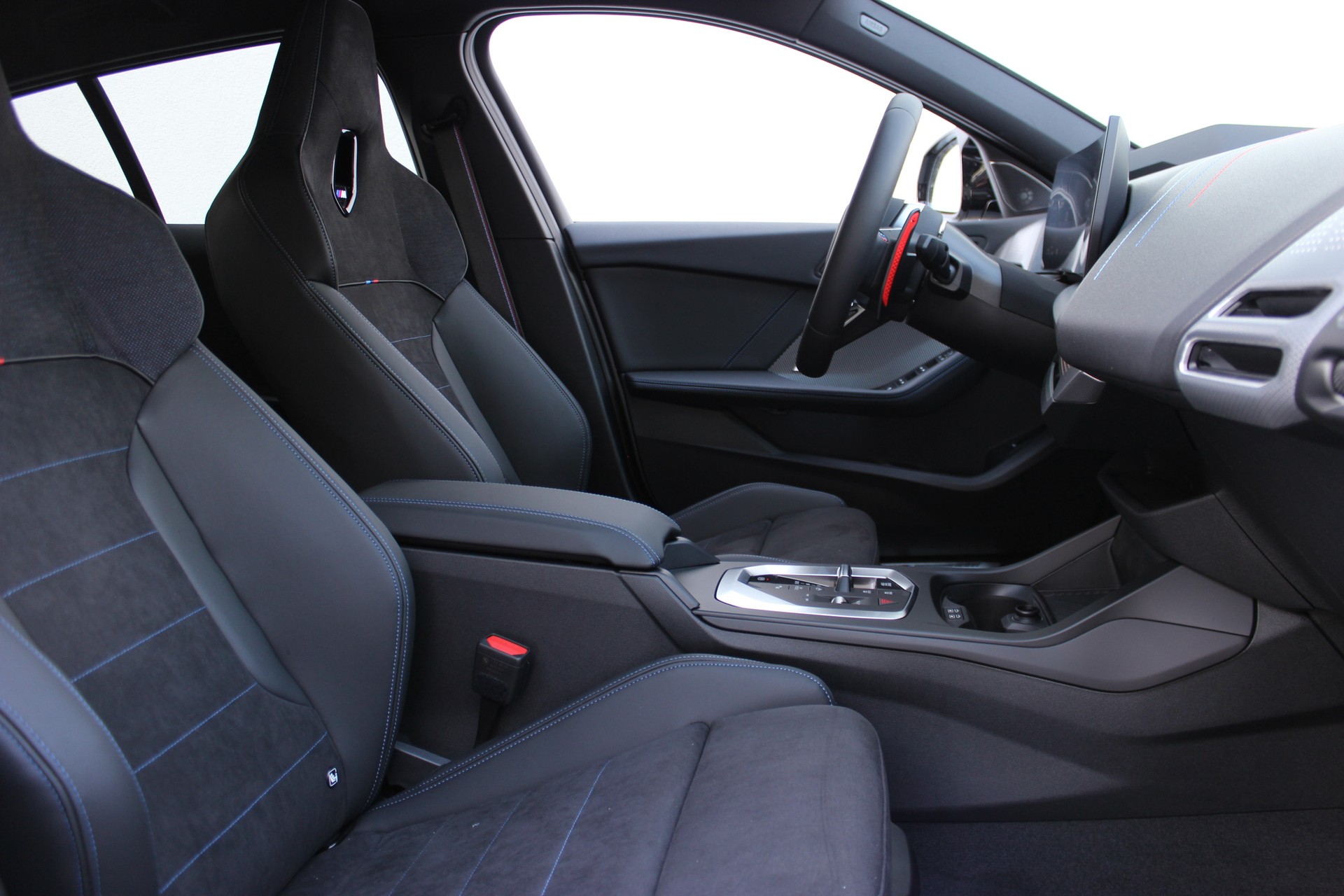 BMW M135 xDrive M Technik Paket *0.9%-LEASINGAKTION* 🏖️JUNI-ANGEBOT🏖️-showroom-element-3