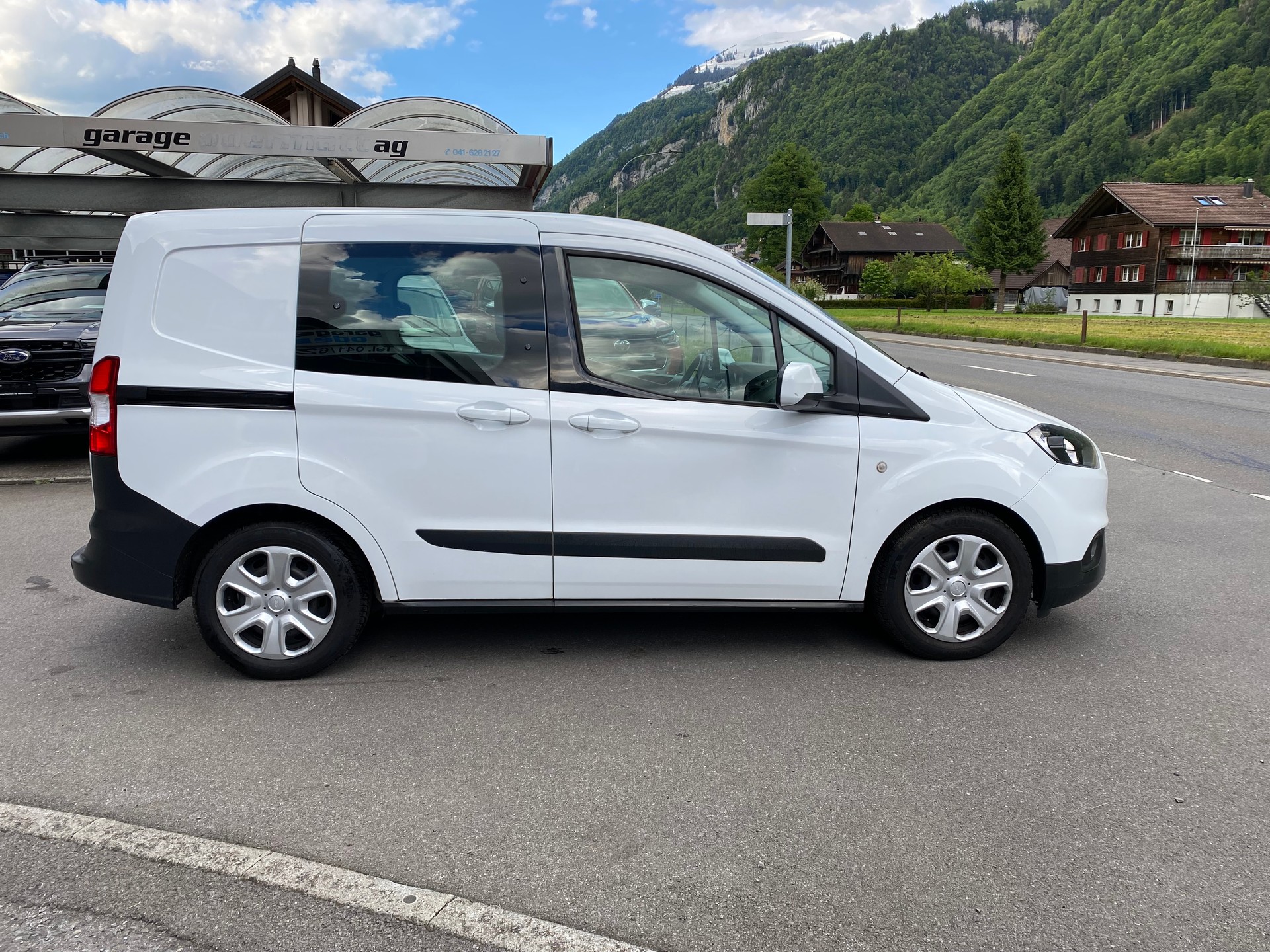 FORD Transit Courier Combi 1.5 TDCi Ambiente-image-15