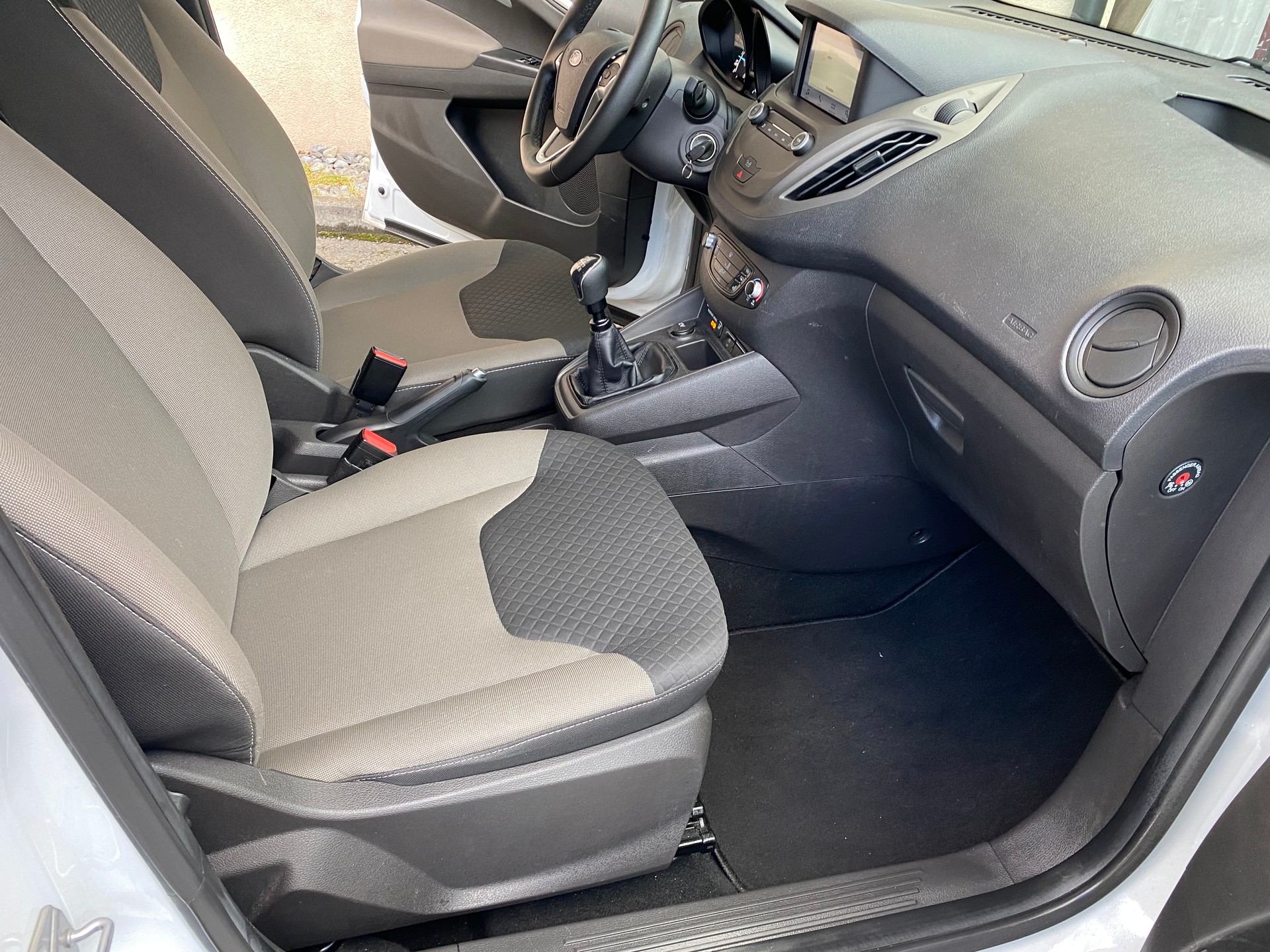 FORD Transit Courier Combi 1.5 TDCi Ambiente-image-5
