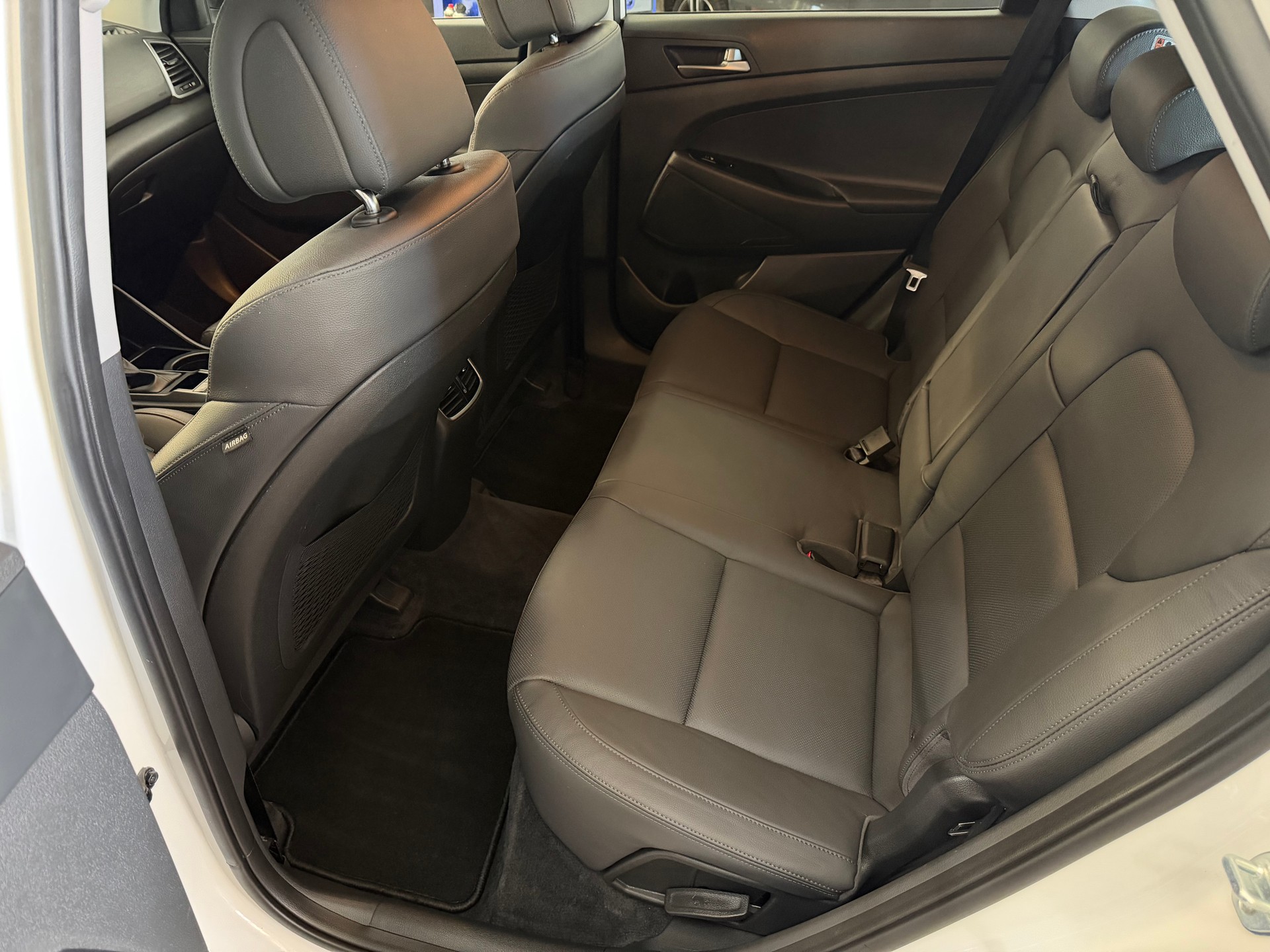 HYUNDAI Tucson 2.0 CRDI Plena 4WD Automatic-image-19
