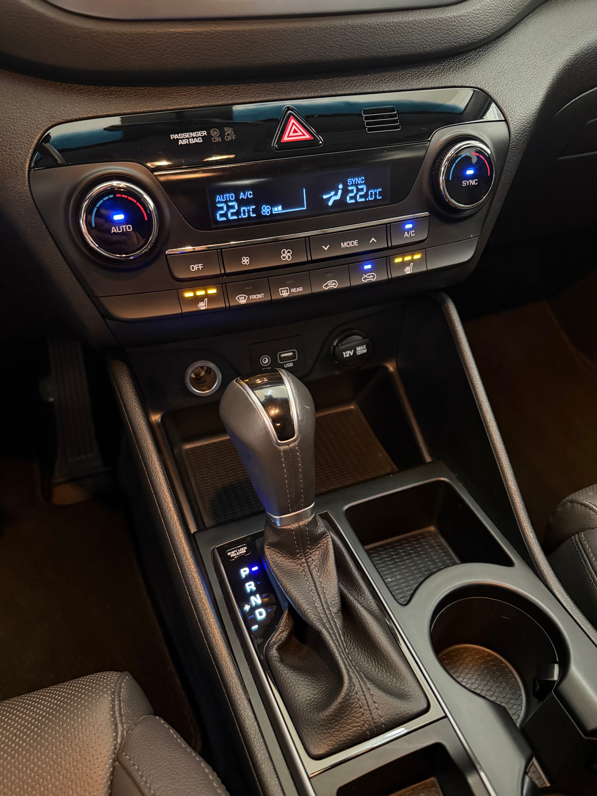 HYUNDAI Tucson 2.0 CRDI Plena 4WD Automatic-image-11