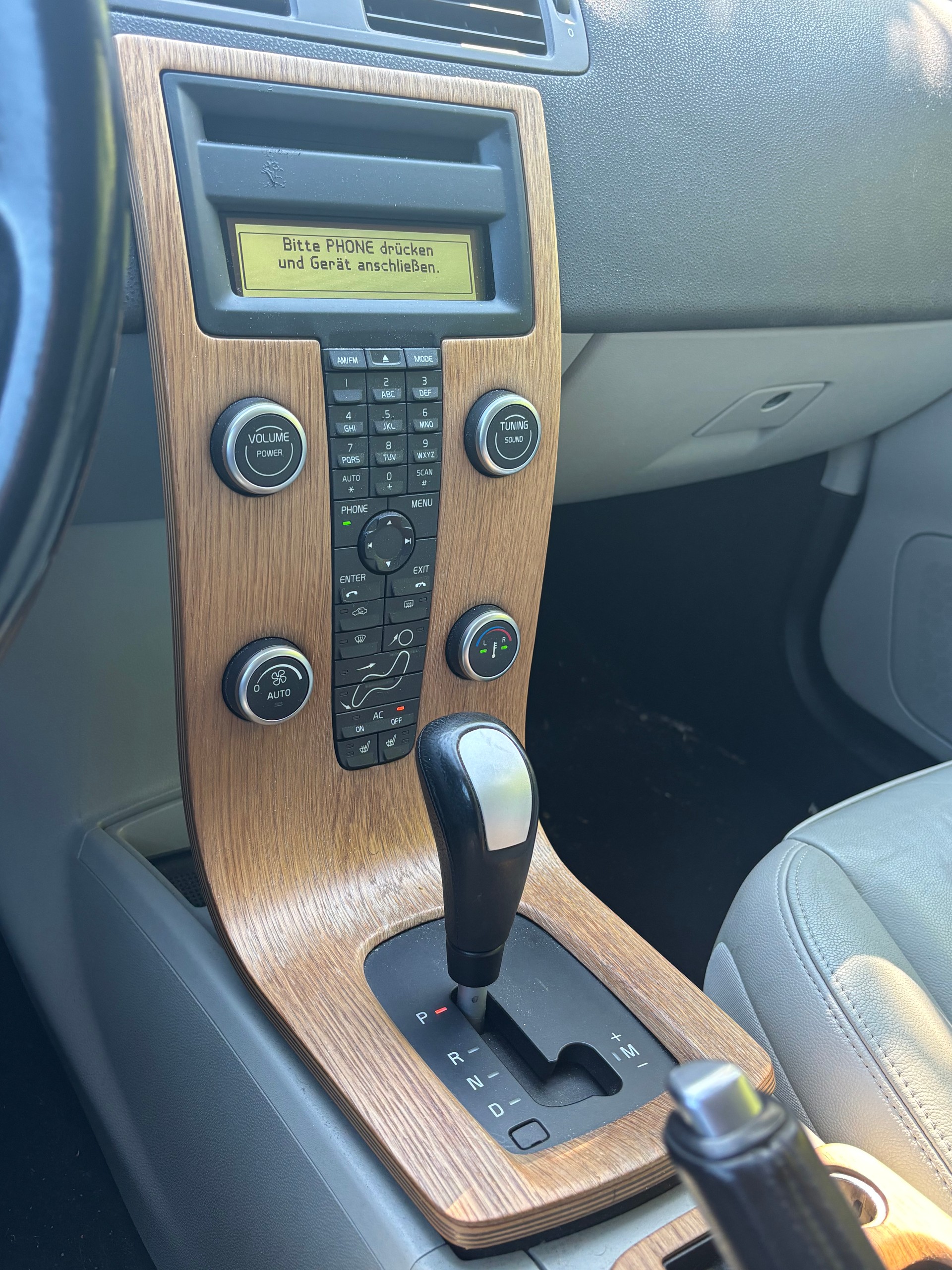 VOLVO C30 D3 Momentum Geartronic-image-6