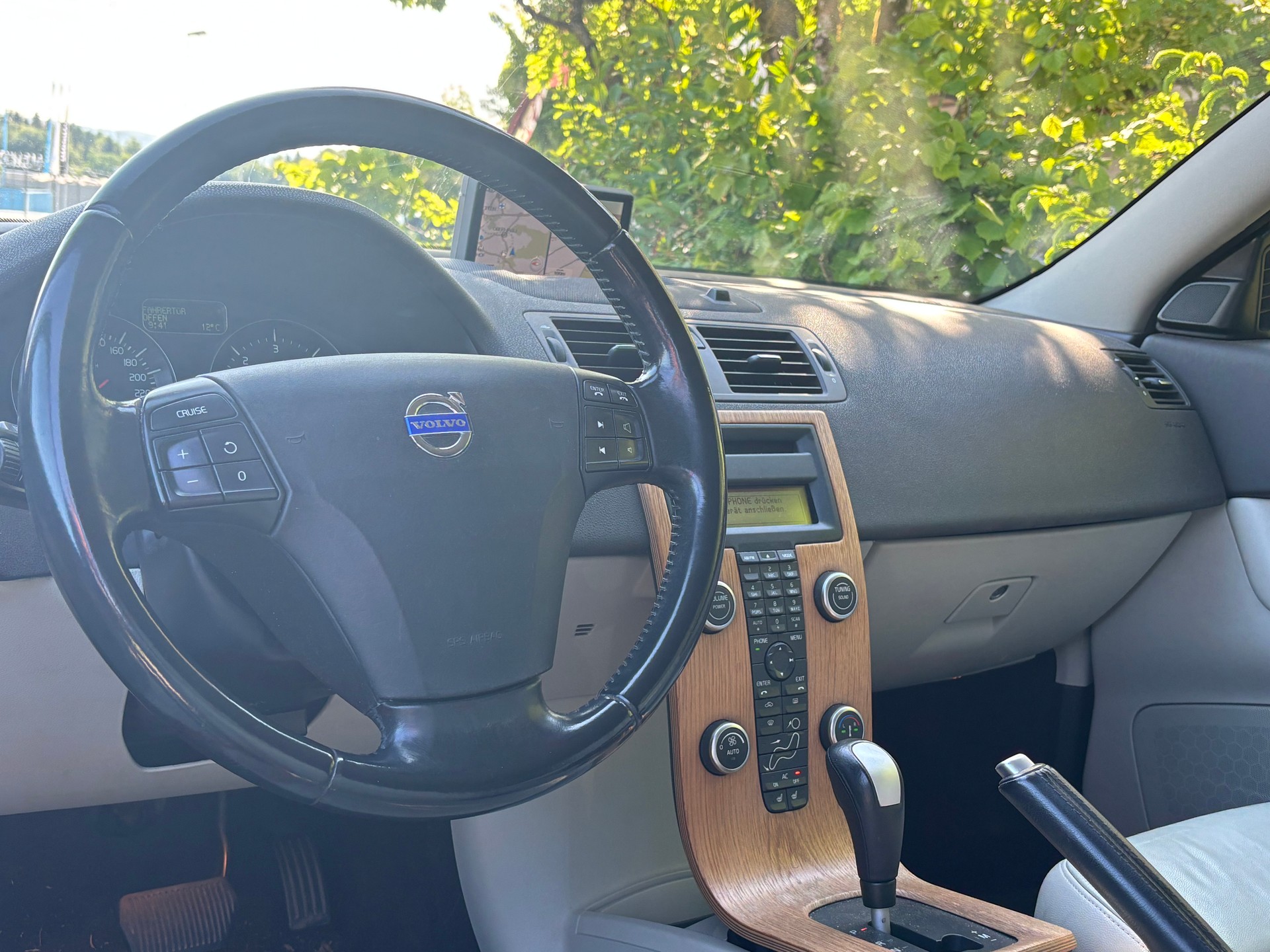 VOLVO C30 D3 Momentum Geartronic-image-5