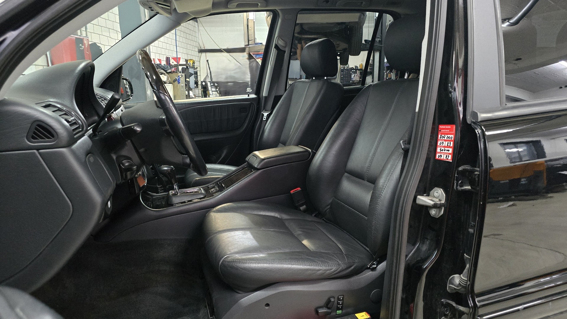 MERCEDES-BENZ ML 55 AMG Automatic-image-19