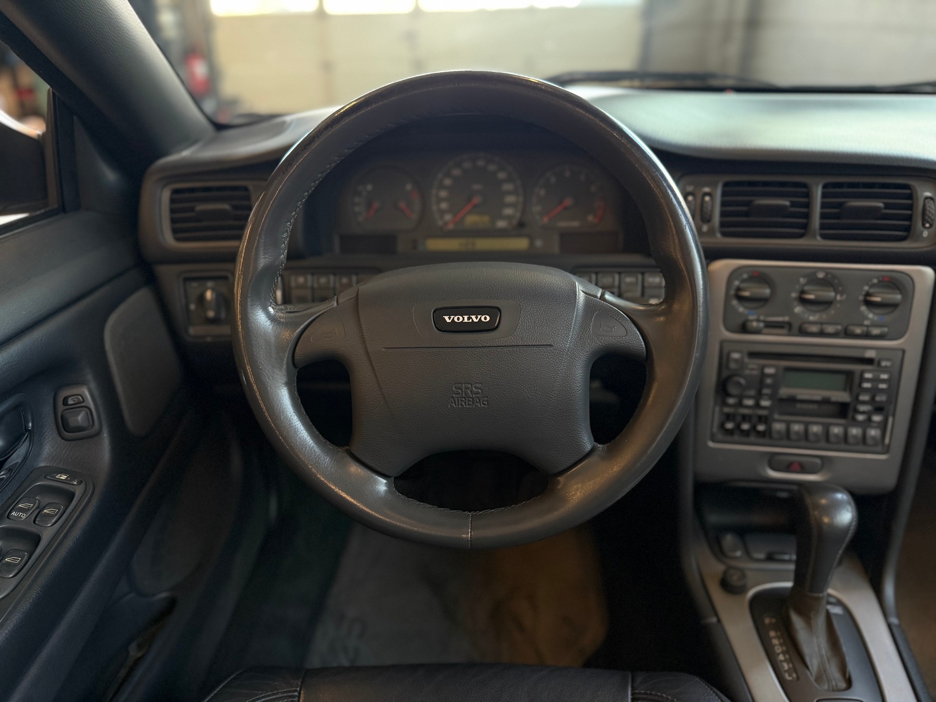 VOLVO C70 Cabriolet 2.4T-image-14