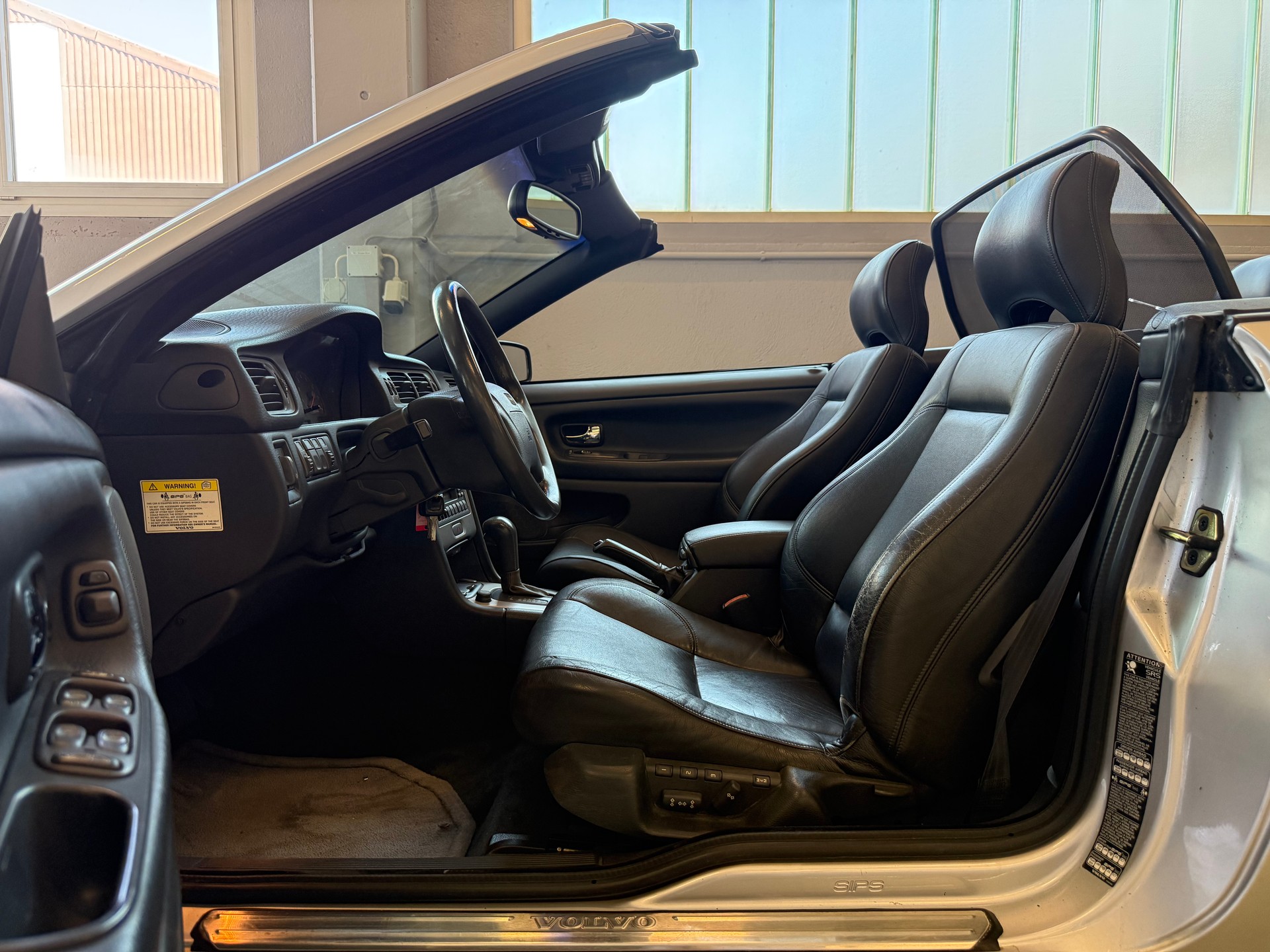 VOLVO C70 Cabriolet 2.4T-image-10