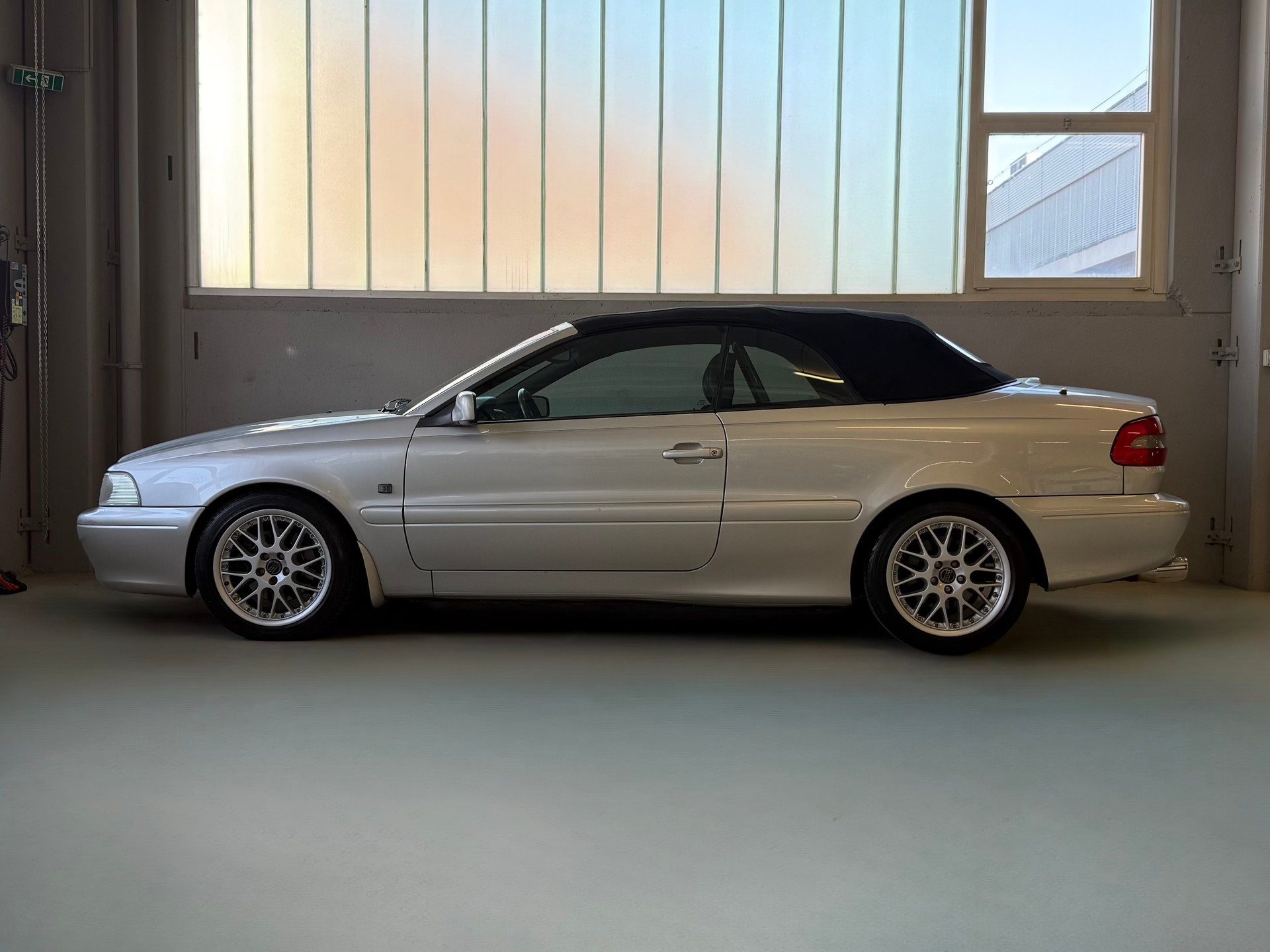 VOLVO C70 Cabriolet 2.4T-image-5