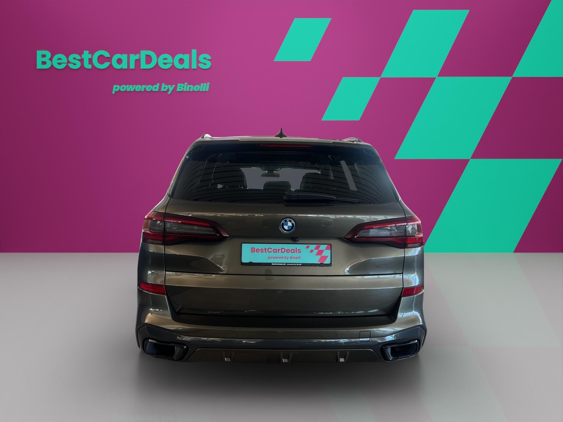BMW X5 xDrive45e MSport-showroom-element-3