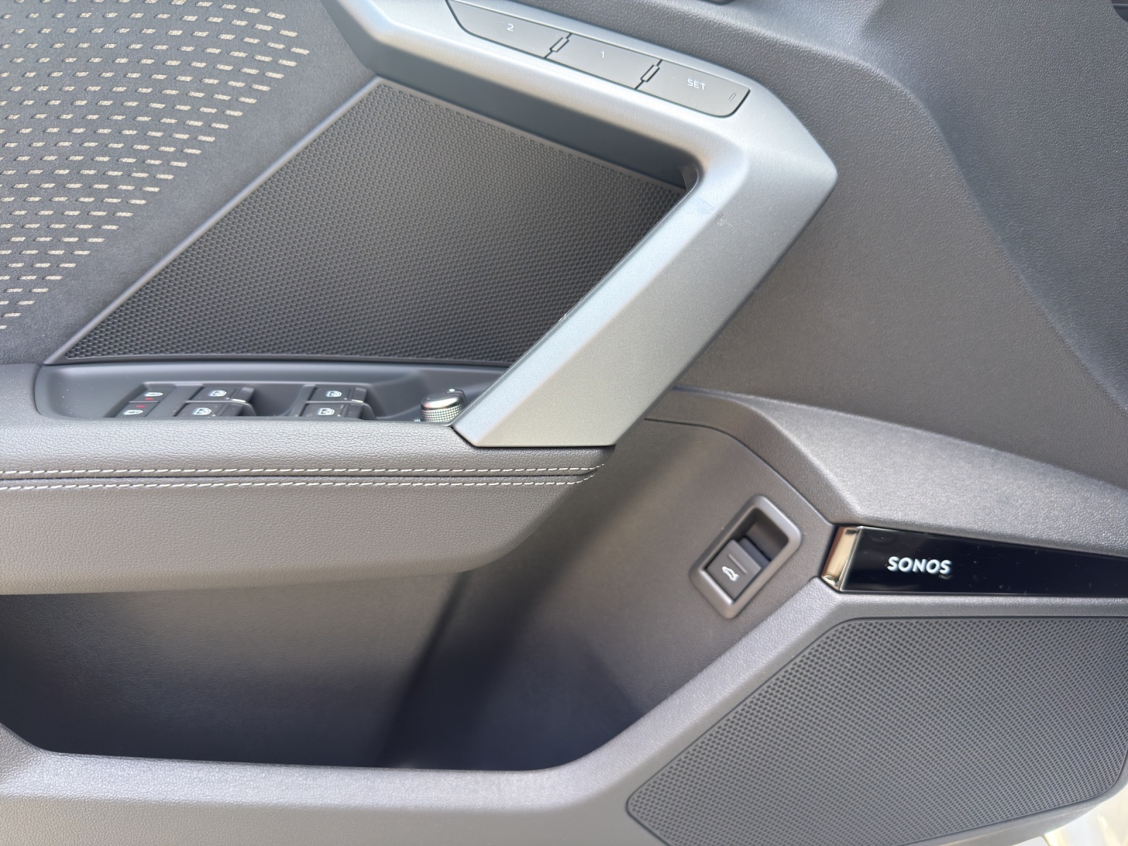 AUDI S3 Sportback TFSI quattro S-tronic-image-15