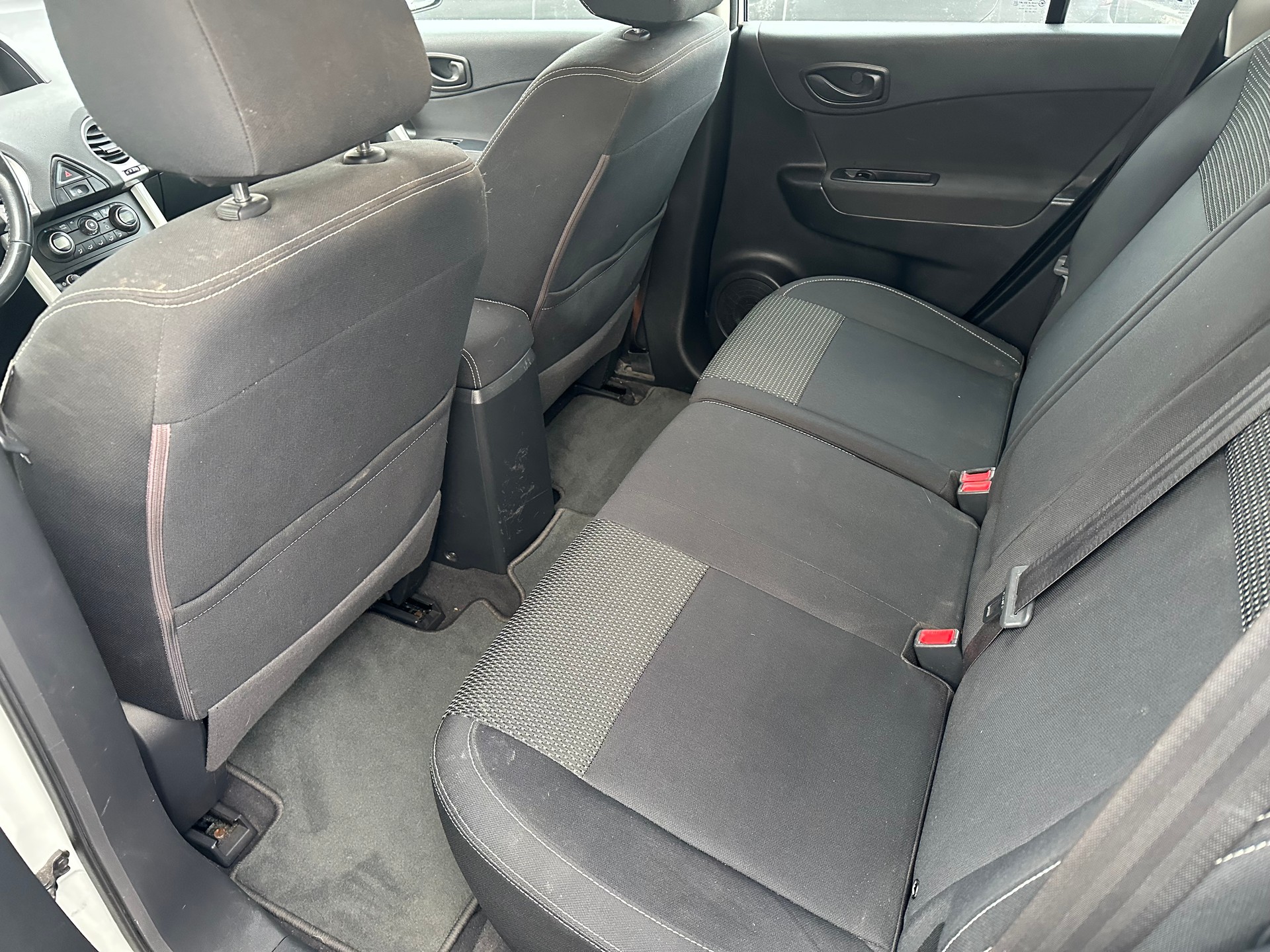 RENAULT Koleos 2.5 Expression 4x4-image-12