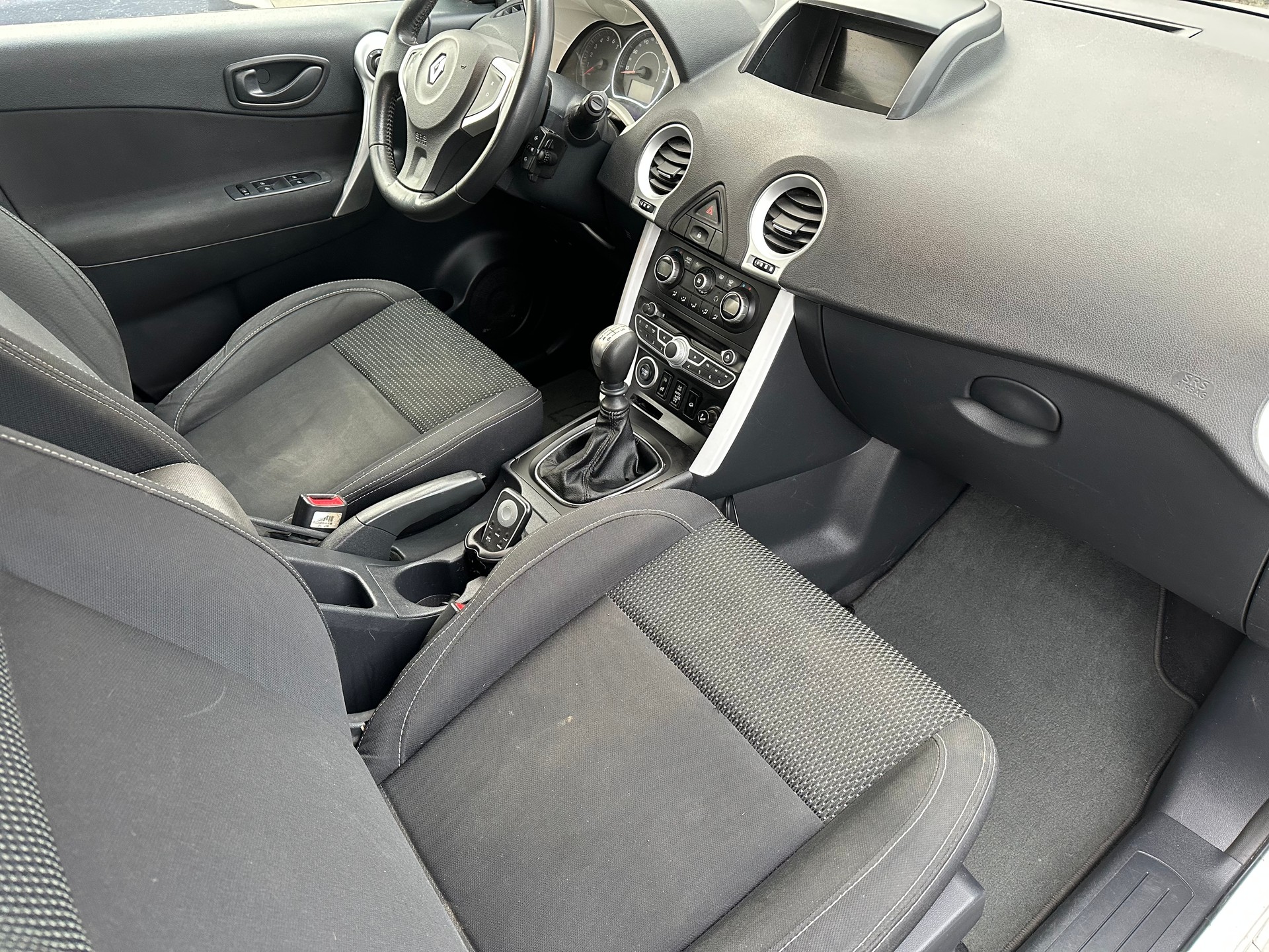 RENAULT Koleos 2.5 Expression 4x4-image-9