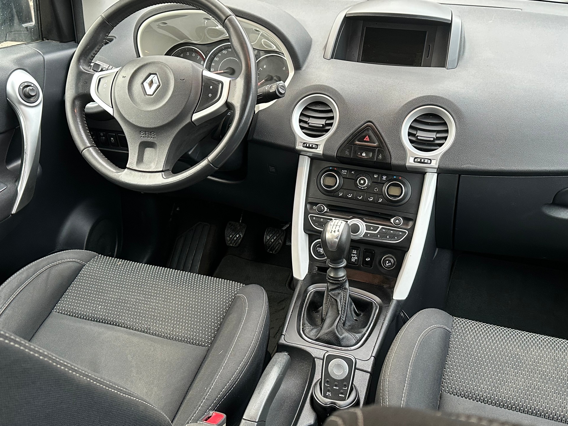 RENAULT Koleos 2.5 Expression 4x4-image-10