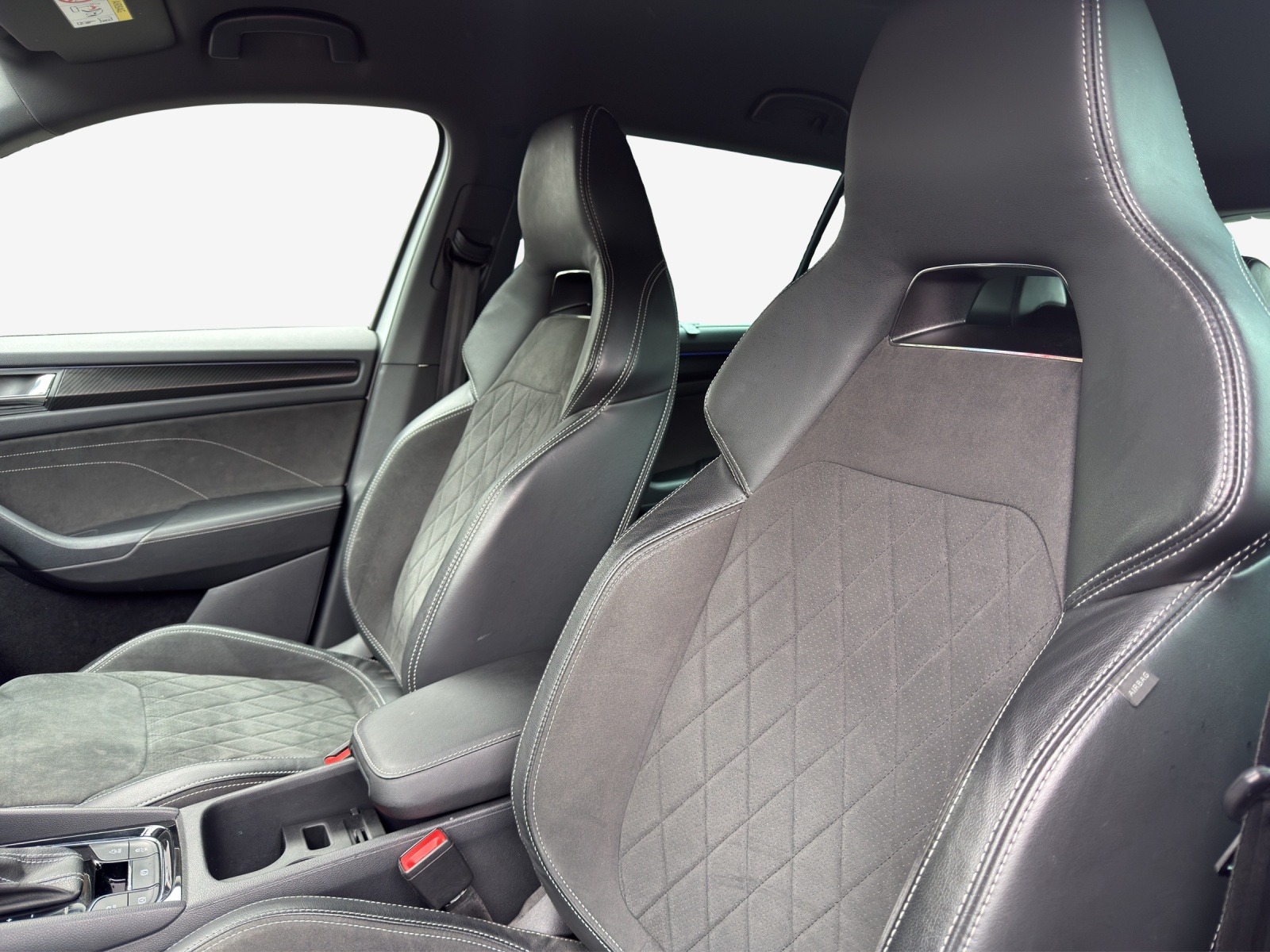 SKODA Kodiaq 2.0 TDI CR SportLine 4x4 DSG-image-15