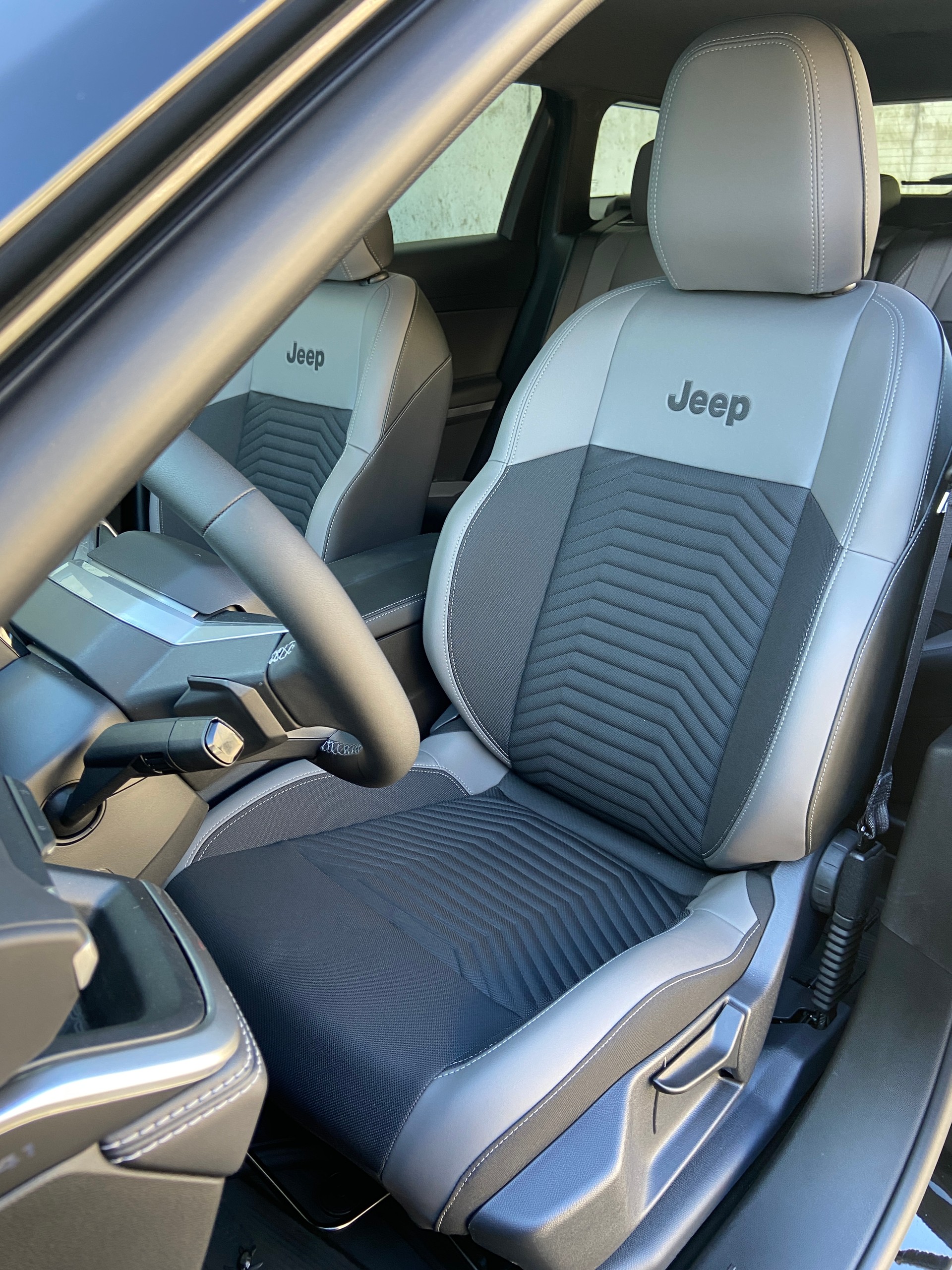 JEEP Compass 1.2 T e-Hybrid First Edition Sky - MY26-showroom-element-3