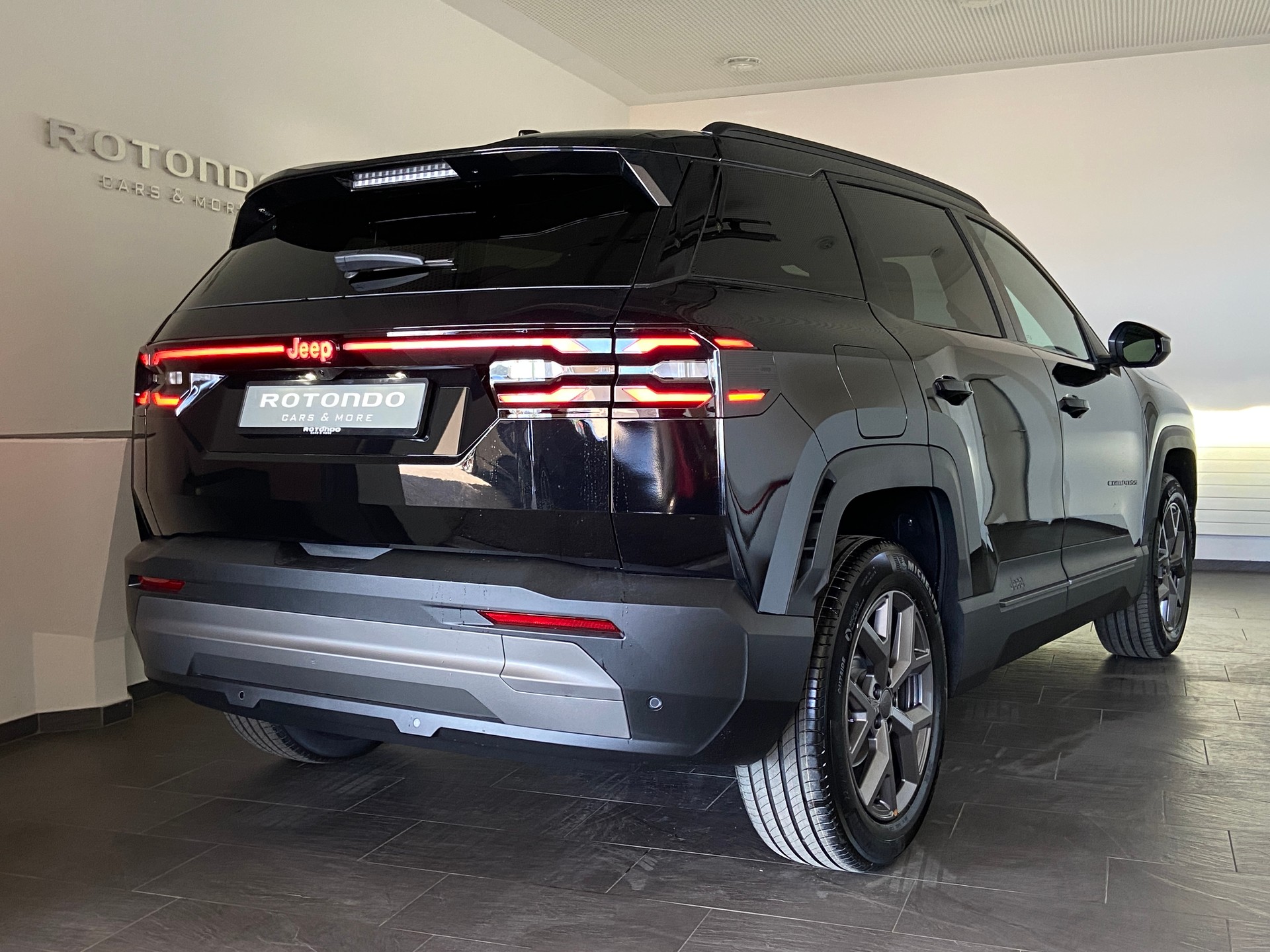 JEEP Compass 1.2 T e-Hybrid First Edition Sky - MY26-showroom-element-1