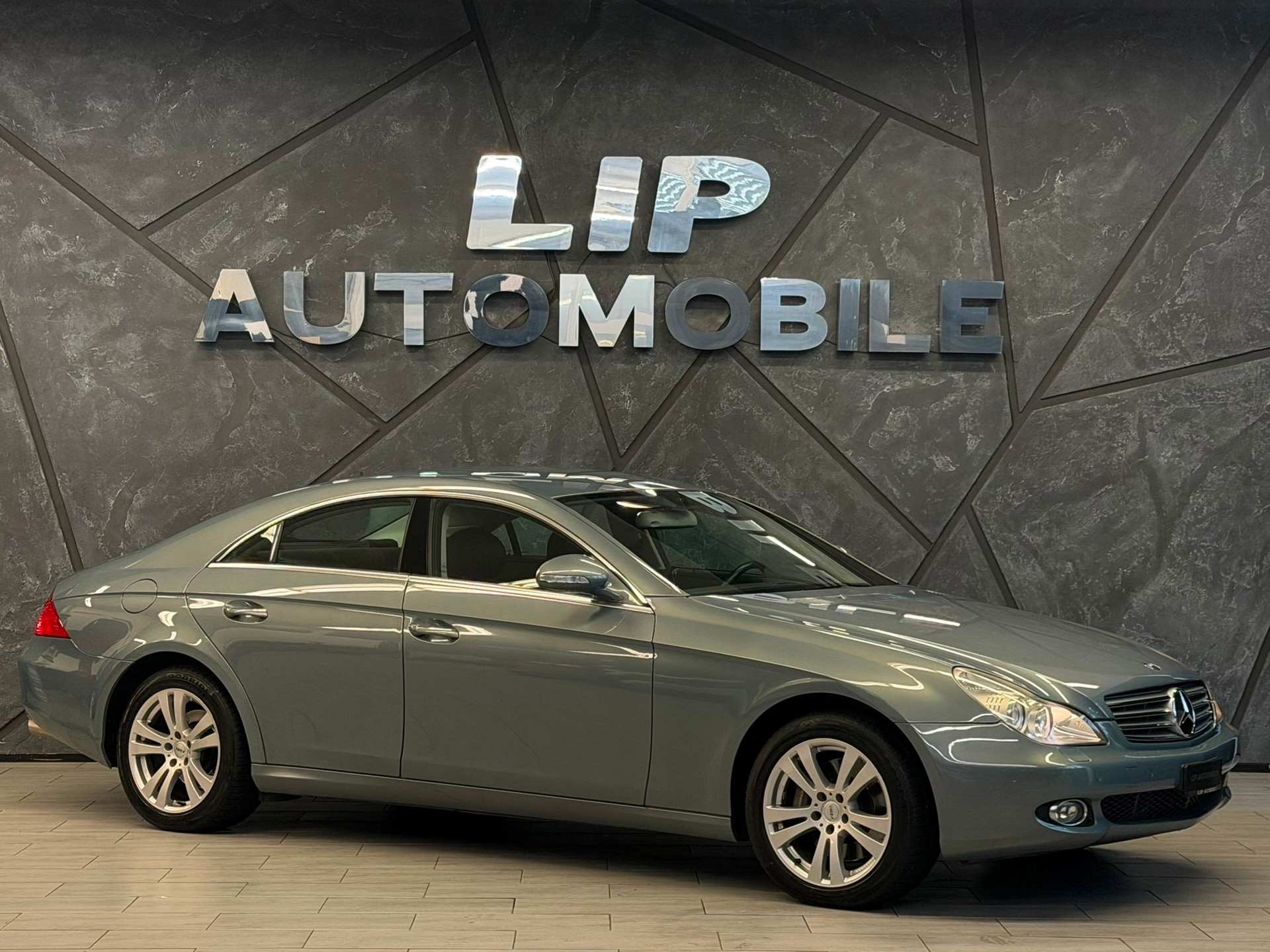 MERCEDES-BENZ CLS 350 7G-Tronic-showroom-element-2