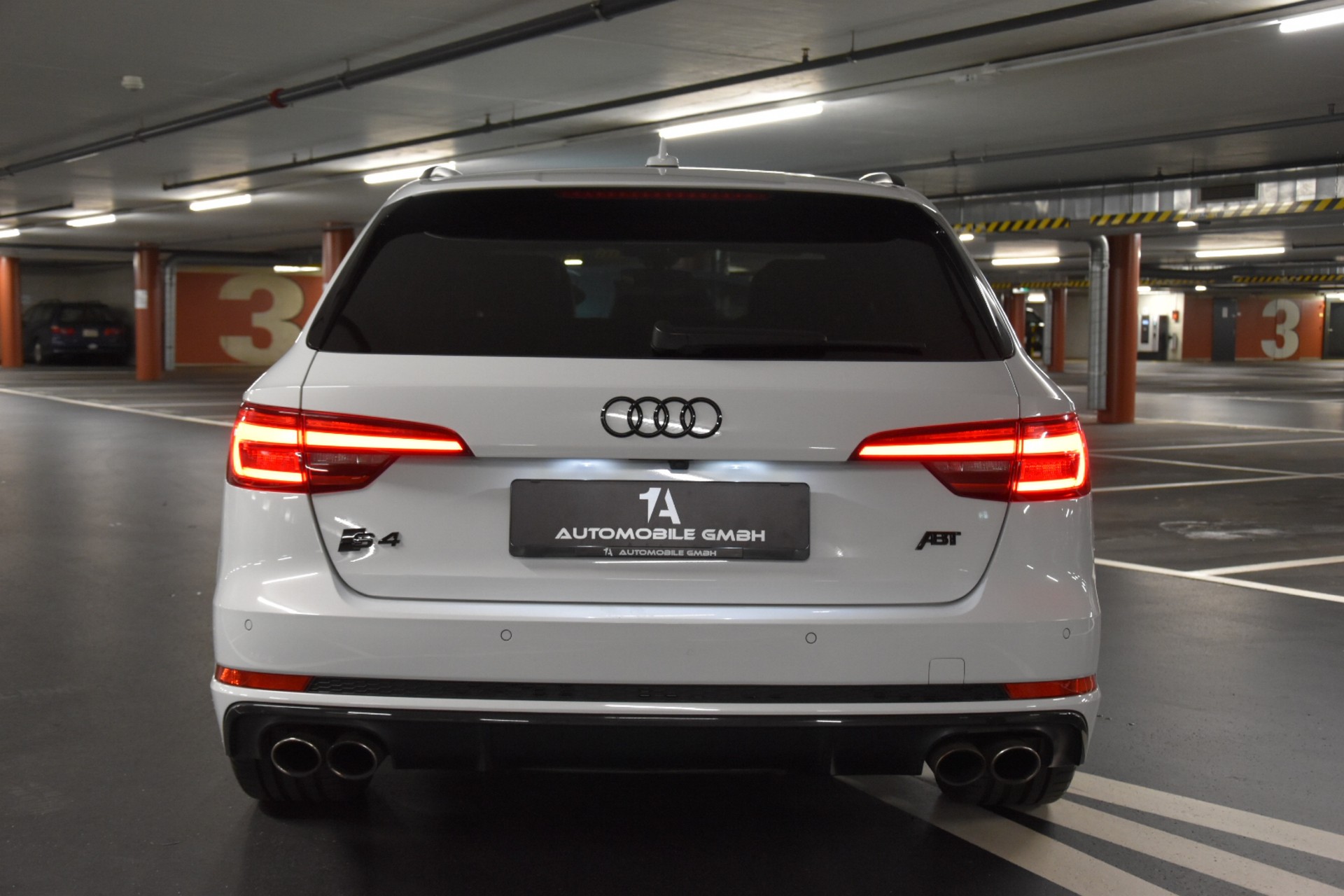 AUDI S4 Avant 3.0 TFSI quattro tiptronic-image-6
