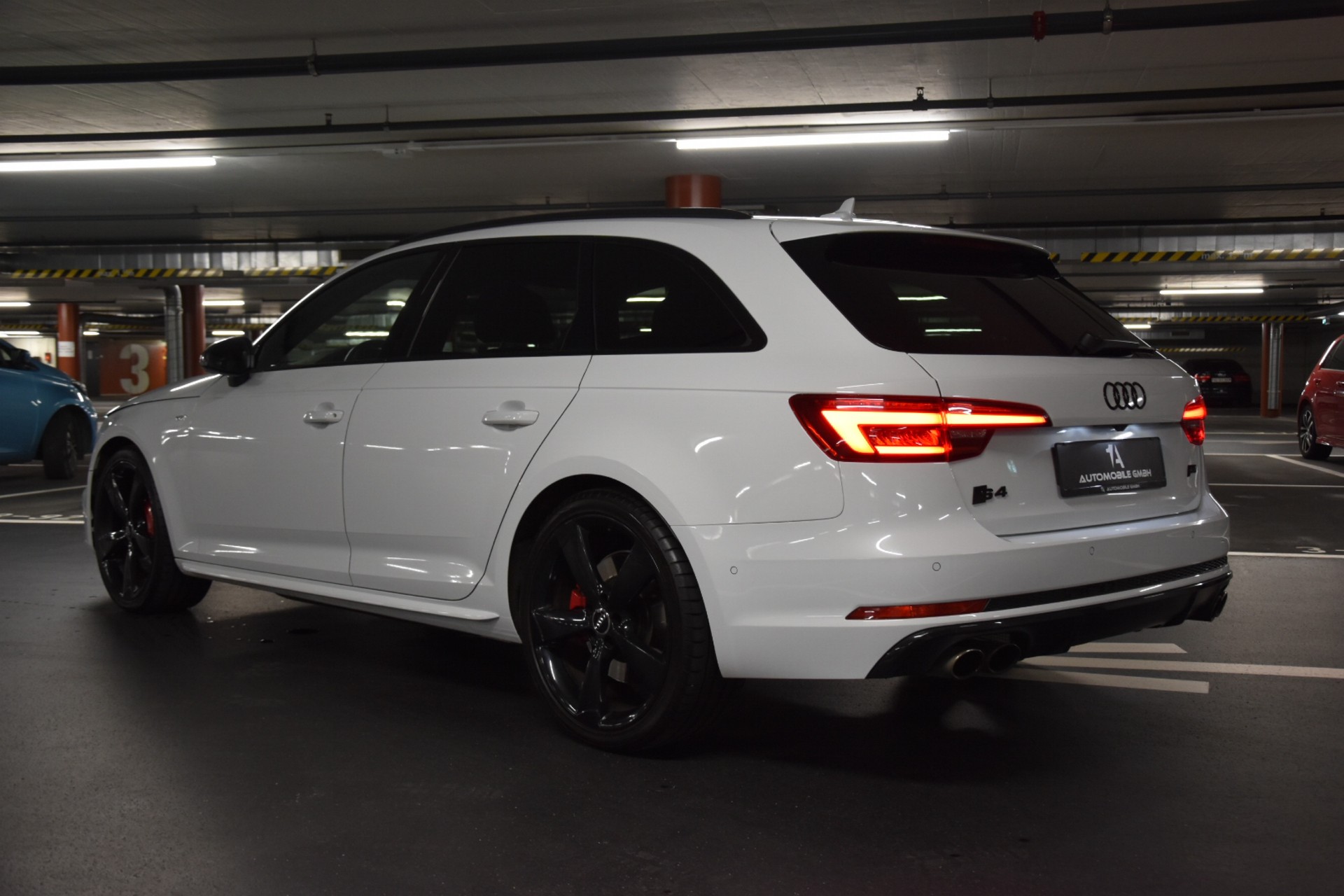 AUDI S4 Avant 3.0 TFSI quattro tiptronic-showroom-element-3