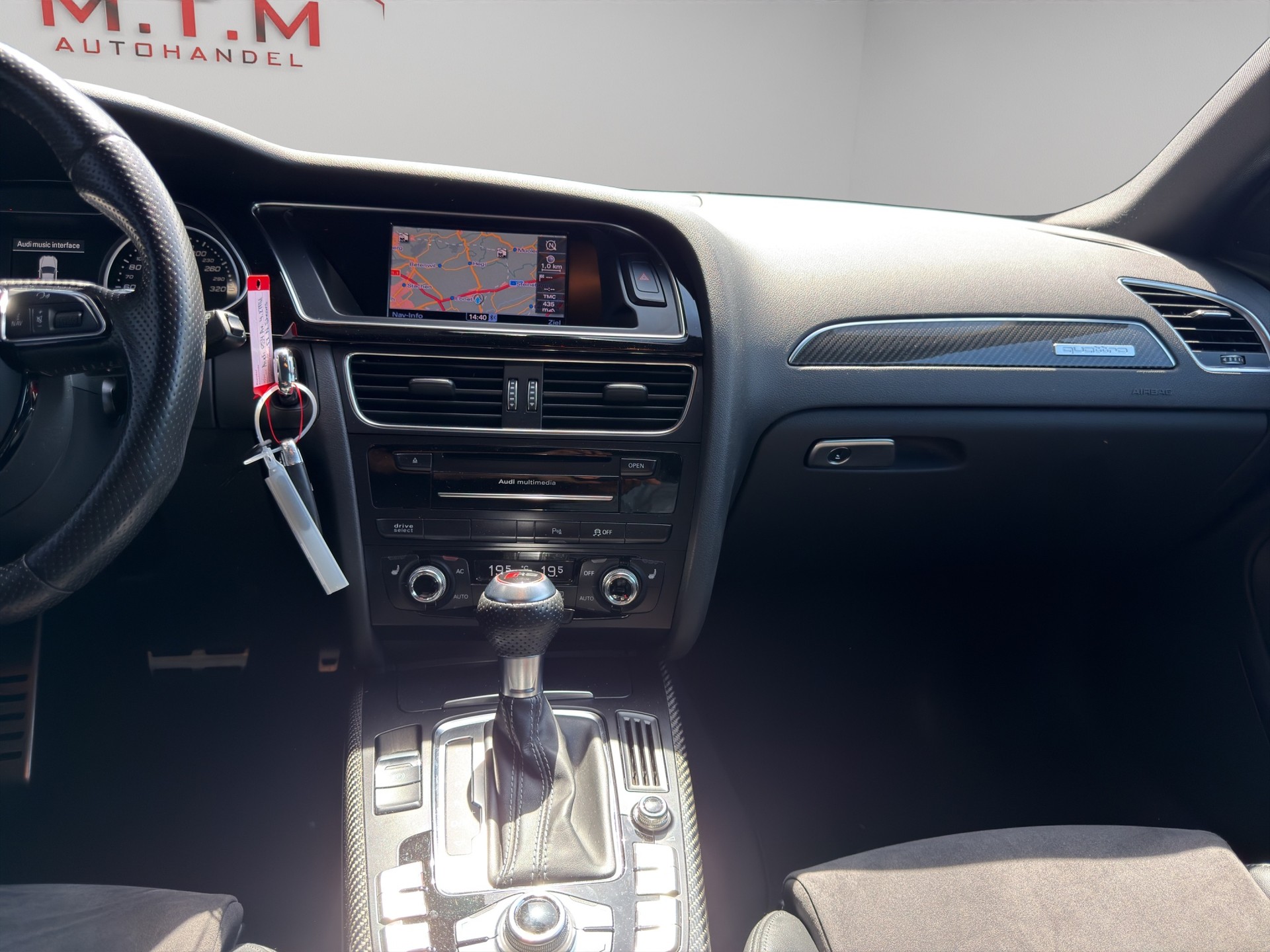 AUDI RS4 Avant 4.2 FSI V8 quattro S-tronic-image-16