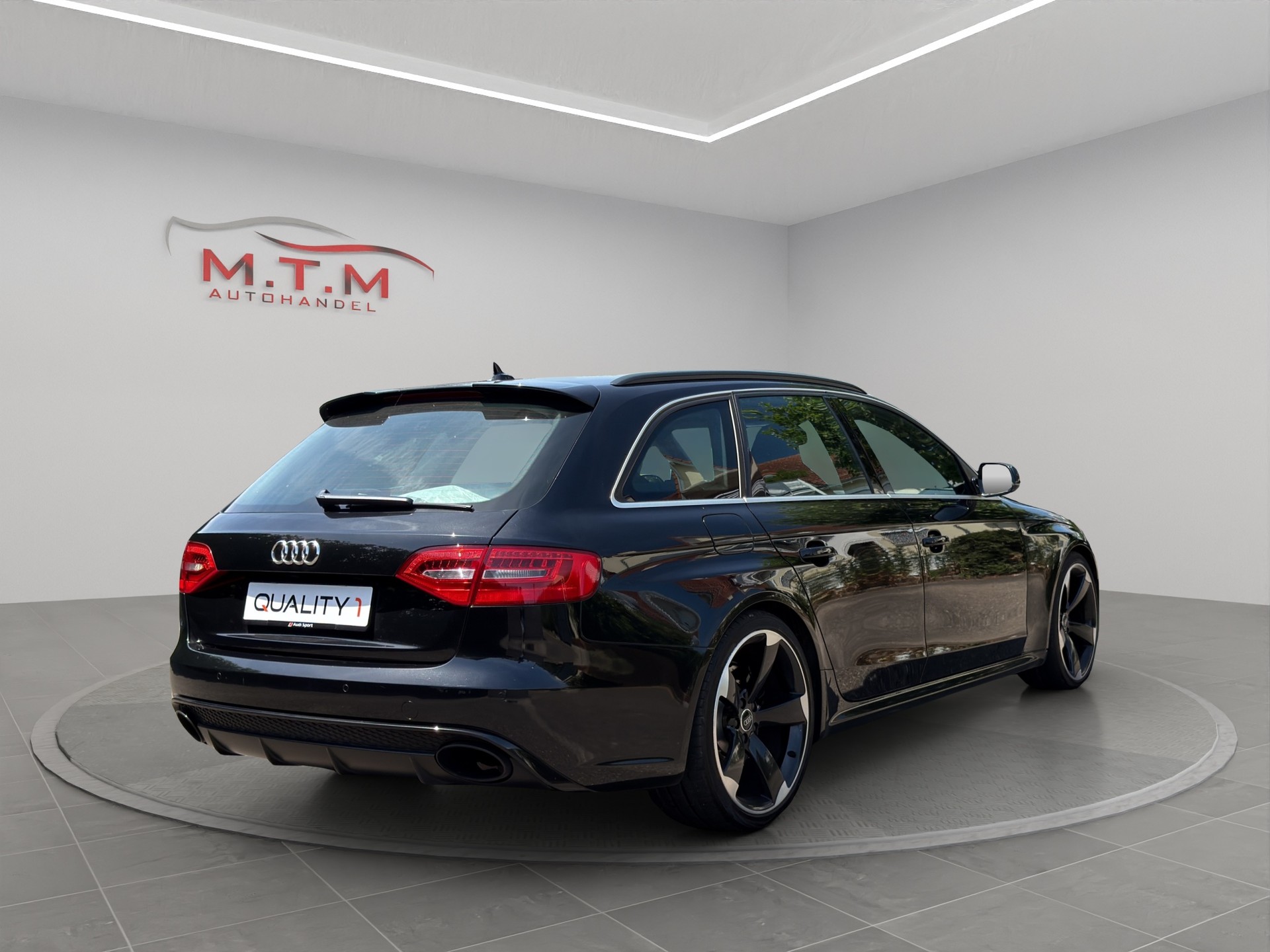 AUDI RS4 Avant 4.2 FSI V8 quattro S-tronic-image-9