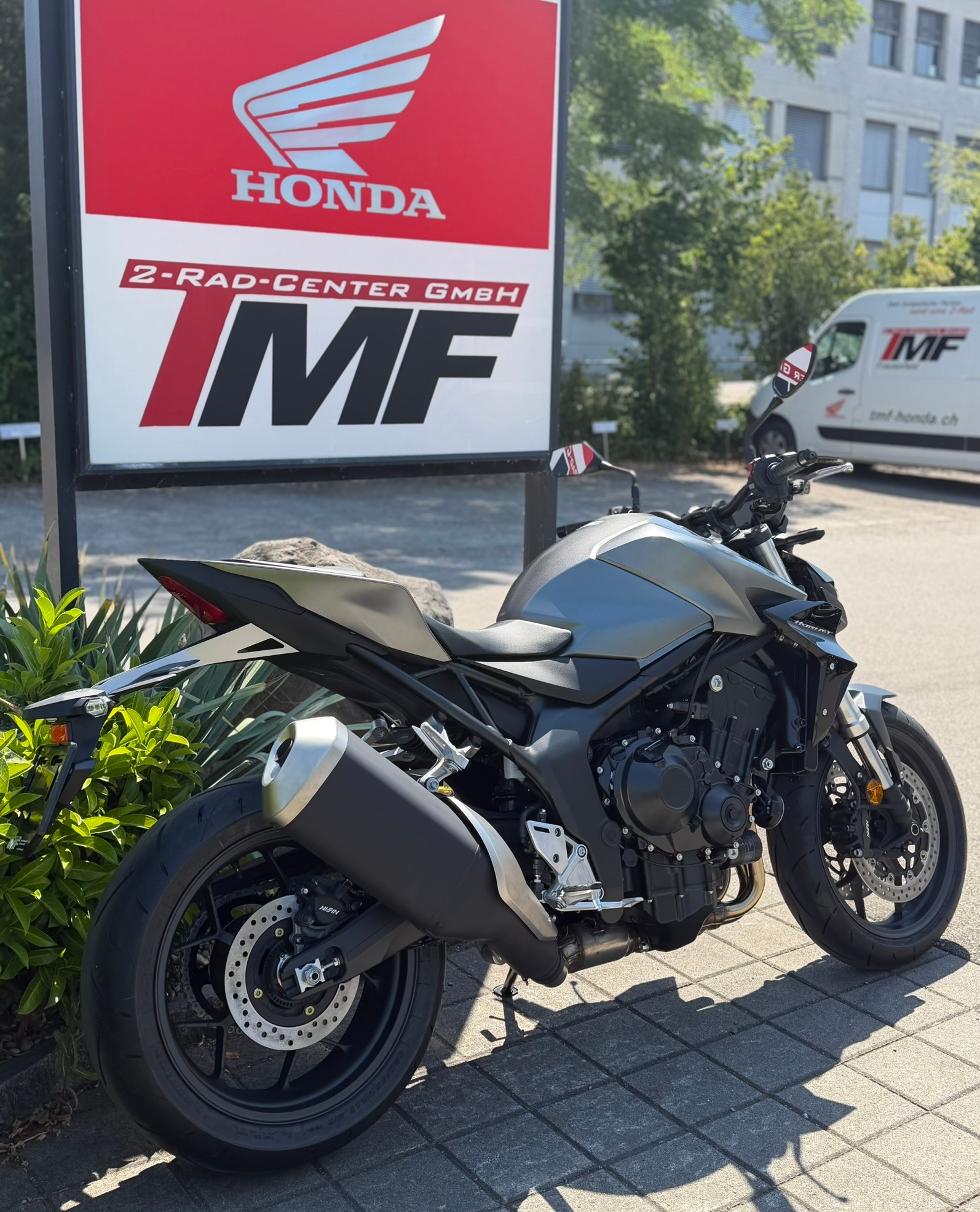 HONDA CB 1000 Hornet-showroom-element-3