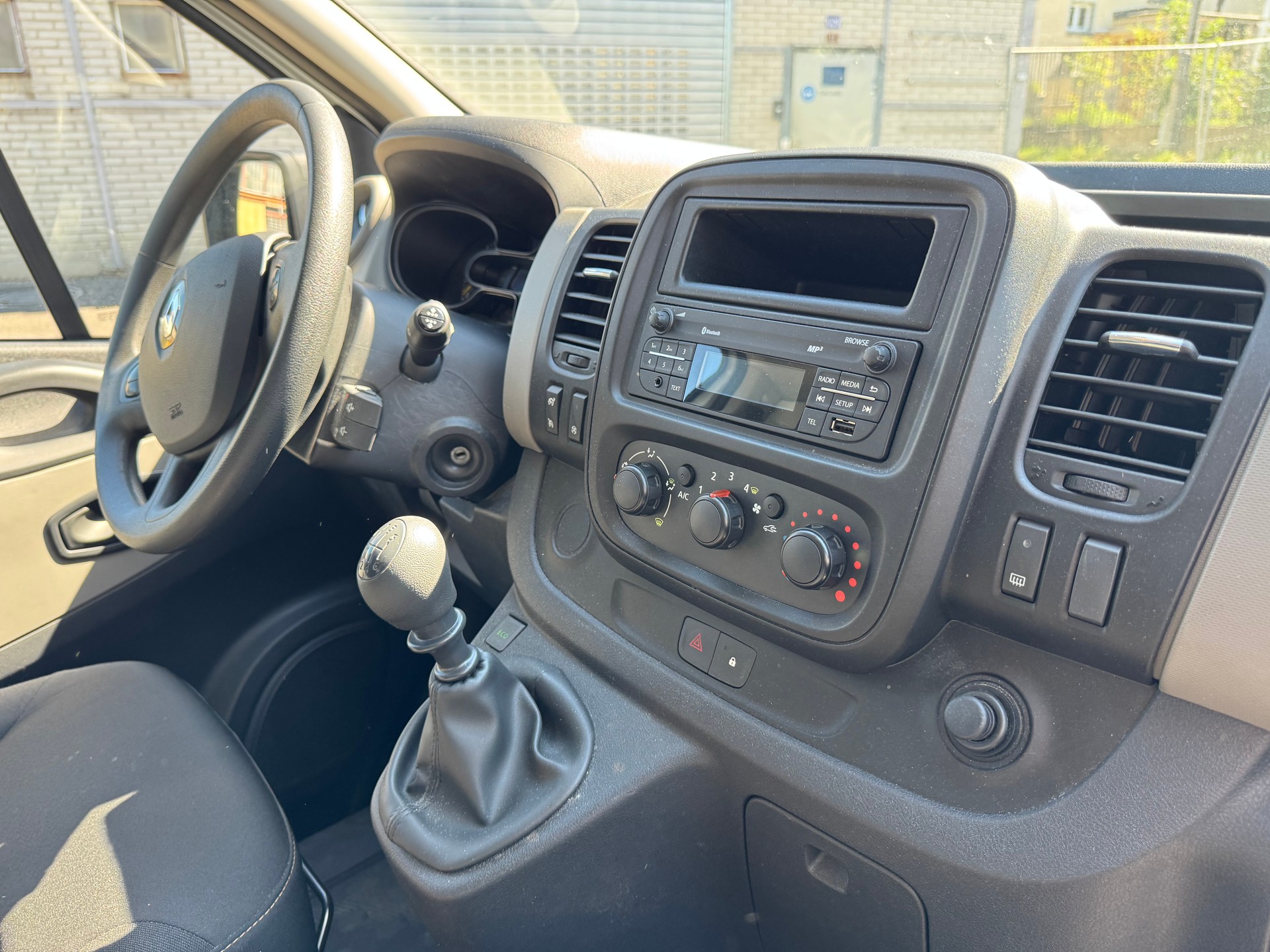 RENAULT Trafic 1.6 ENERGY TwinT. dCi120 2.9t Business L2H1-image-11