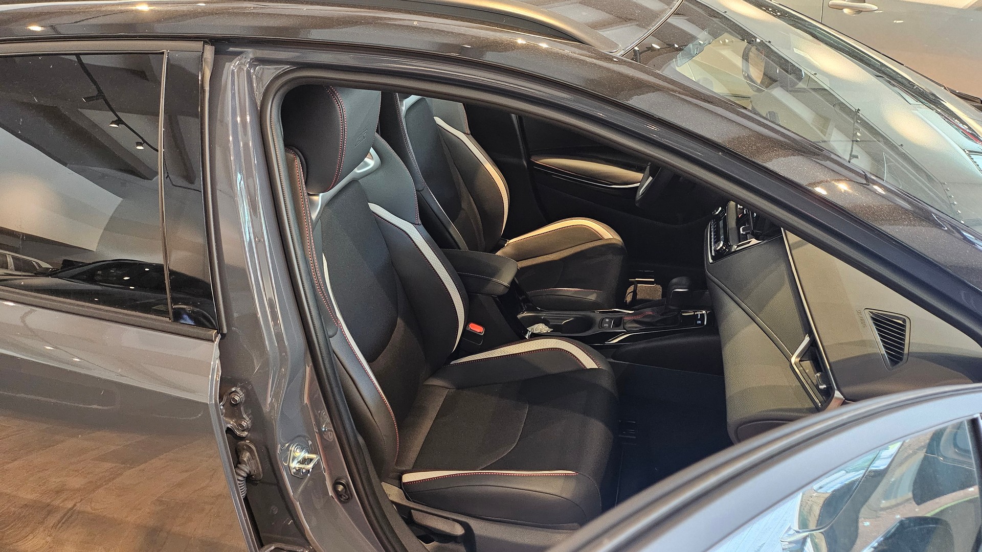 TOYOTA Corolla Touring Sports 2.0 HSD GR Sport e-CVT🔥-image-17