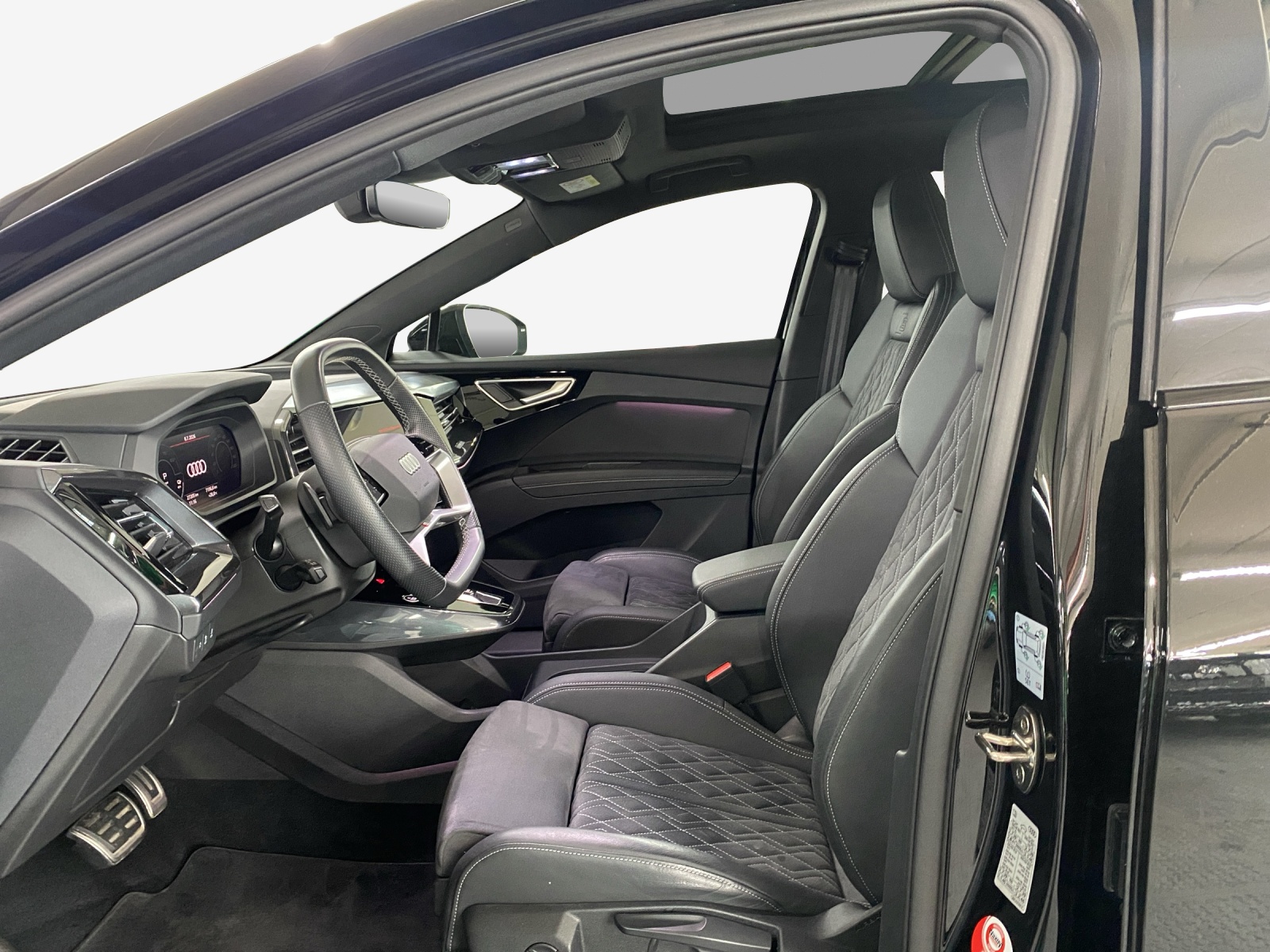 AUDI Q4 e-tron 50 quattro-image-8