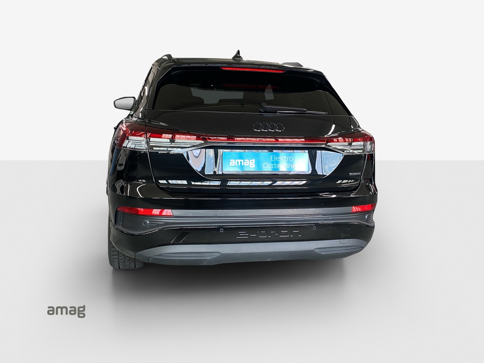 AUDI Q4 e-tron 50 quattro-image-4