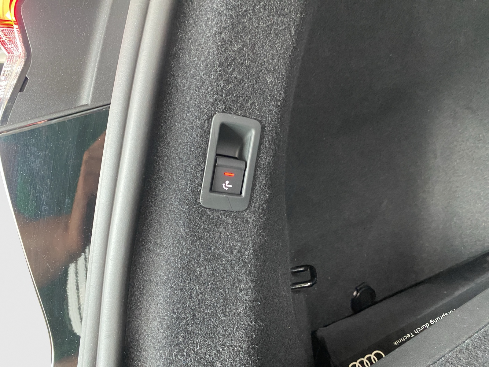 AUDI Q4 e-tron 50 quattro-image-14