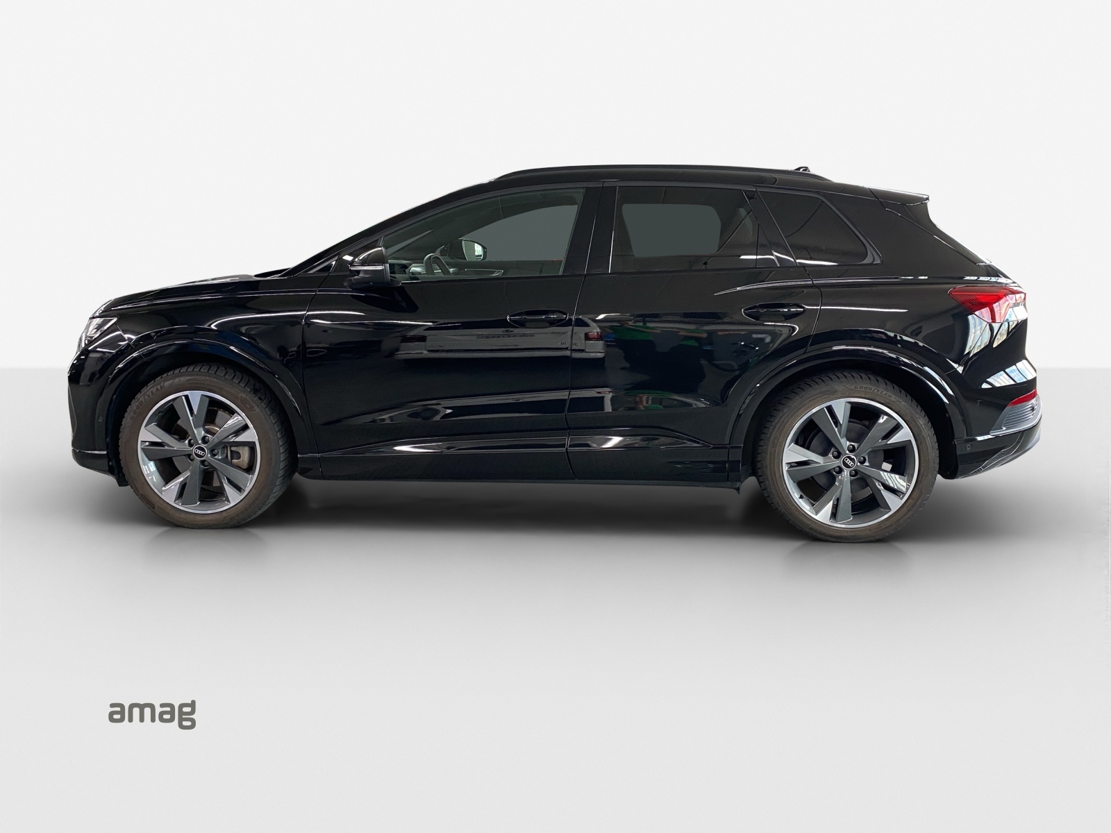AUDI Q4 e-tron 50 quattro-showroom-element-2