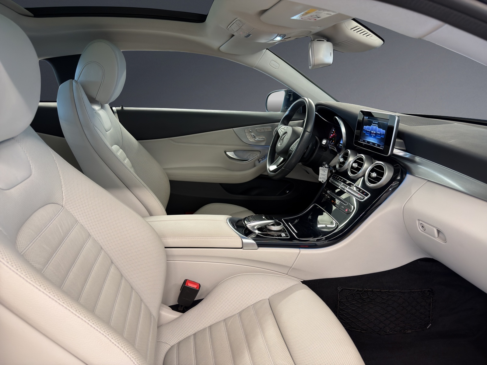 MERCEDES-BENZ C 250 AMG Line-image-9